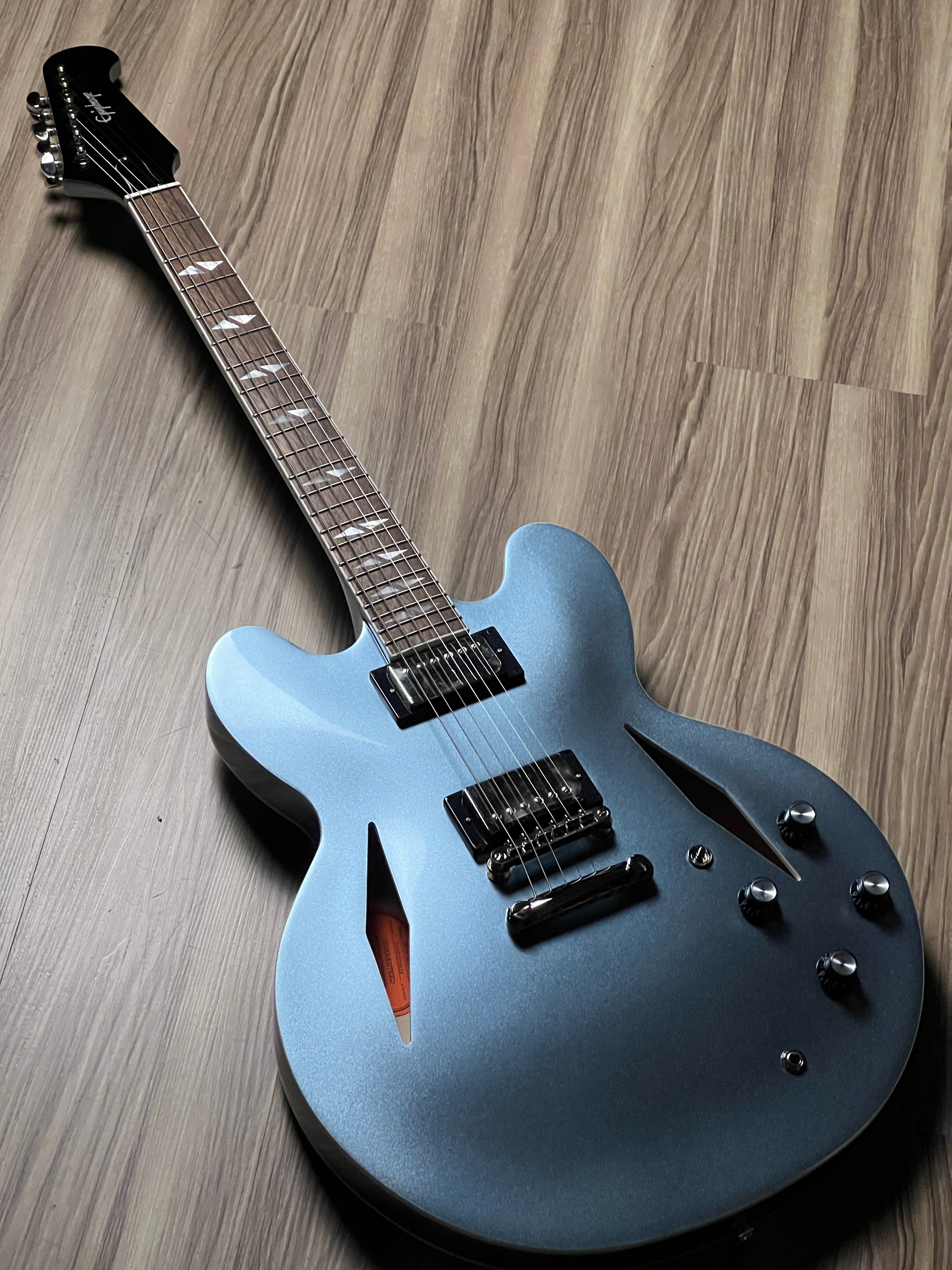 Epiphone Dave Grohl DG-335 Semi hollowbody in Pelham Blue