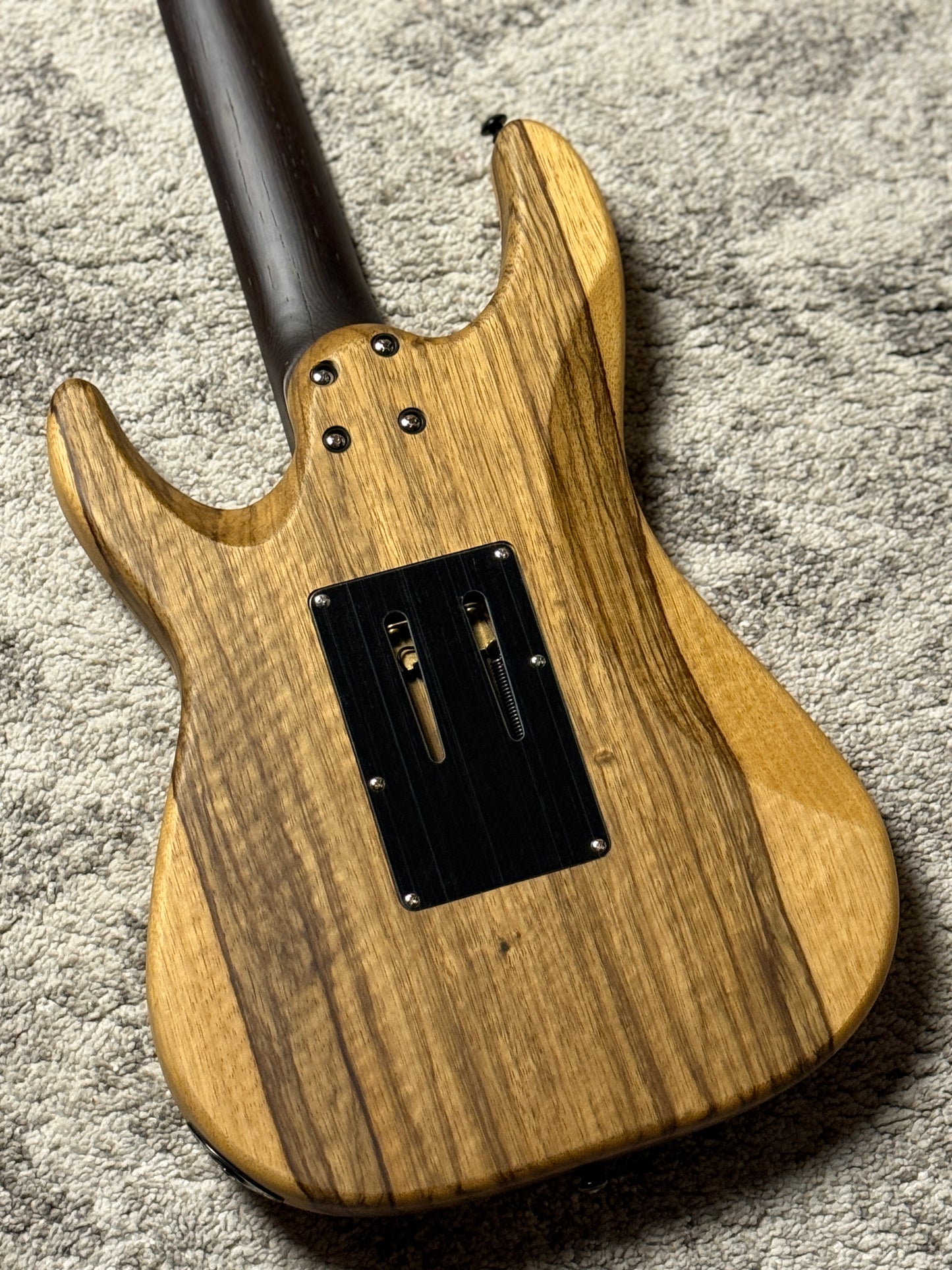 Schecter Sun Valley Super Shredder Exotic in Black Limba W26010858