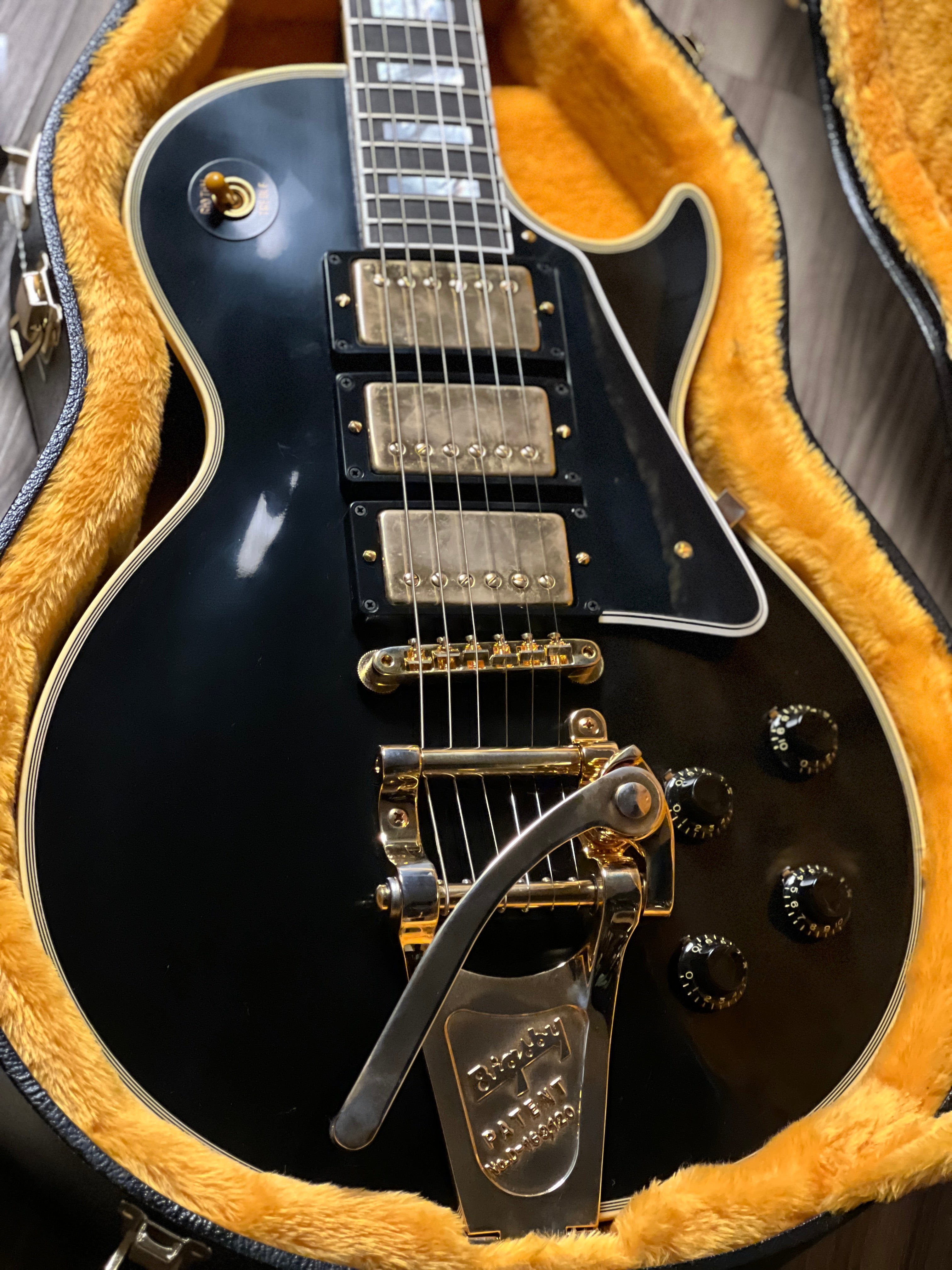 Gibson 1957 Les Paul Custom Reissue 3-Pickup Bigsby in Ebony w
