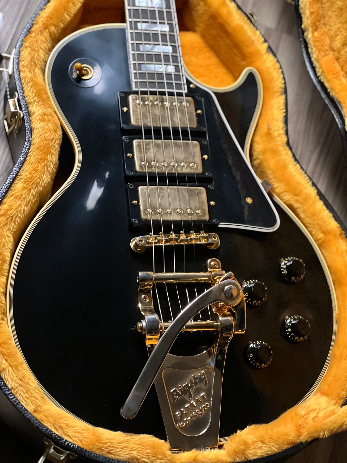 Gibson 1957 Les Paul Custom Reissue 3-Pickup Bigsby in Ebony w/Case 742392