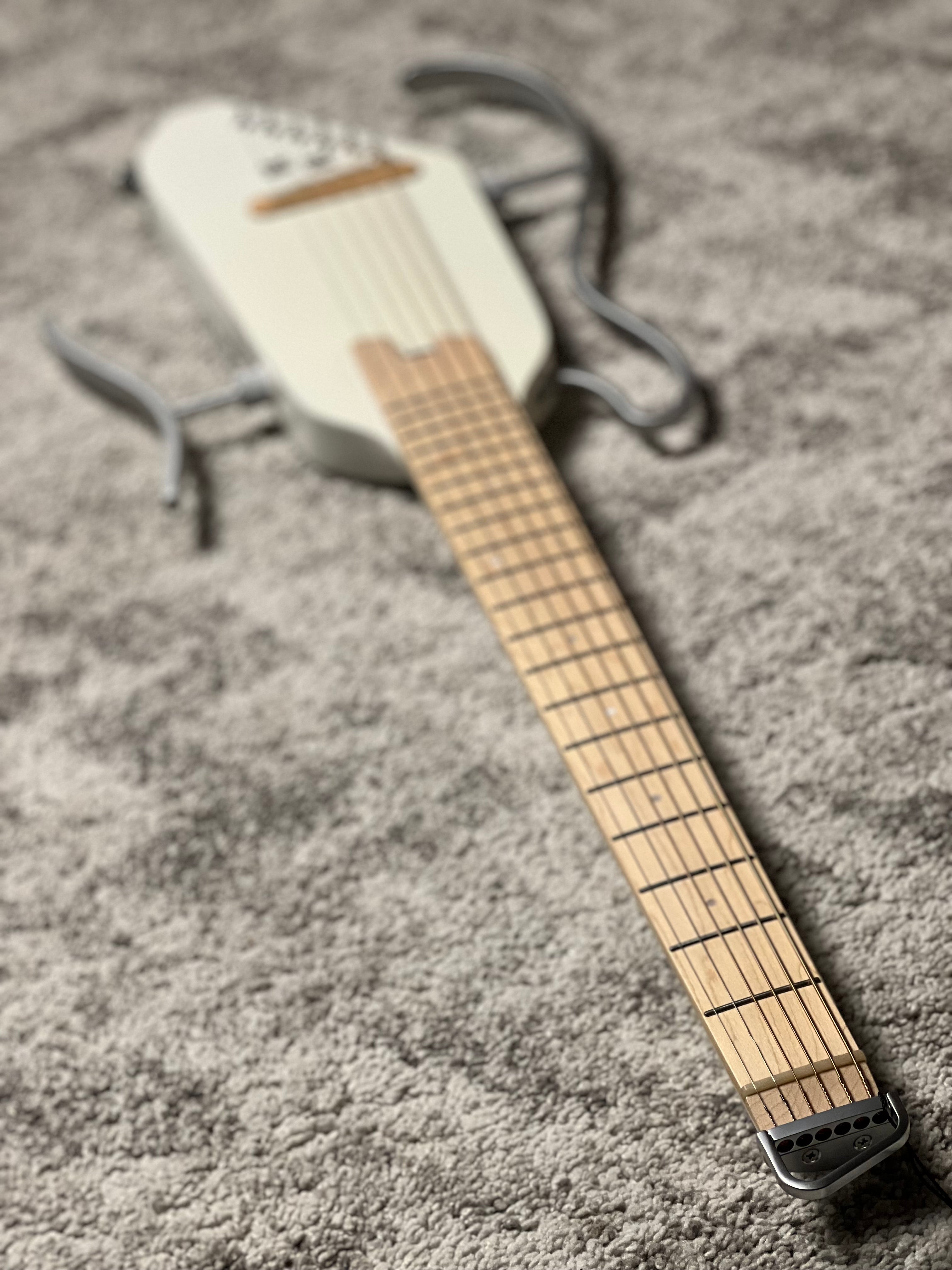 Donner HUSH-I Pro In White With Bag – nafiriguitar.com