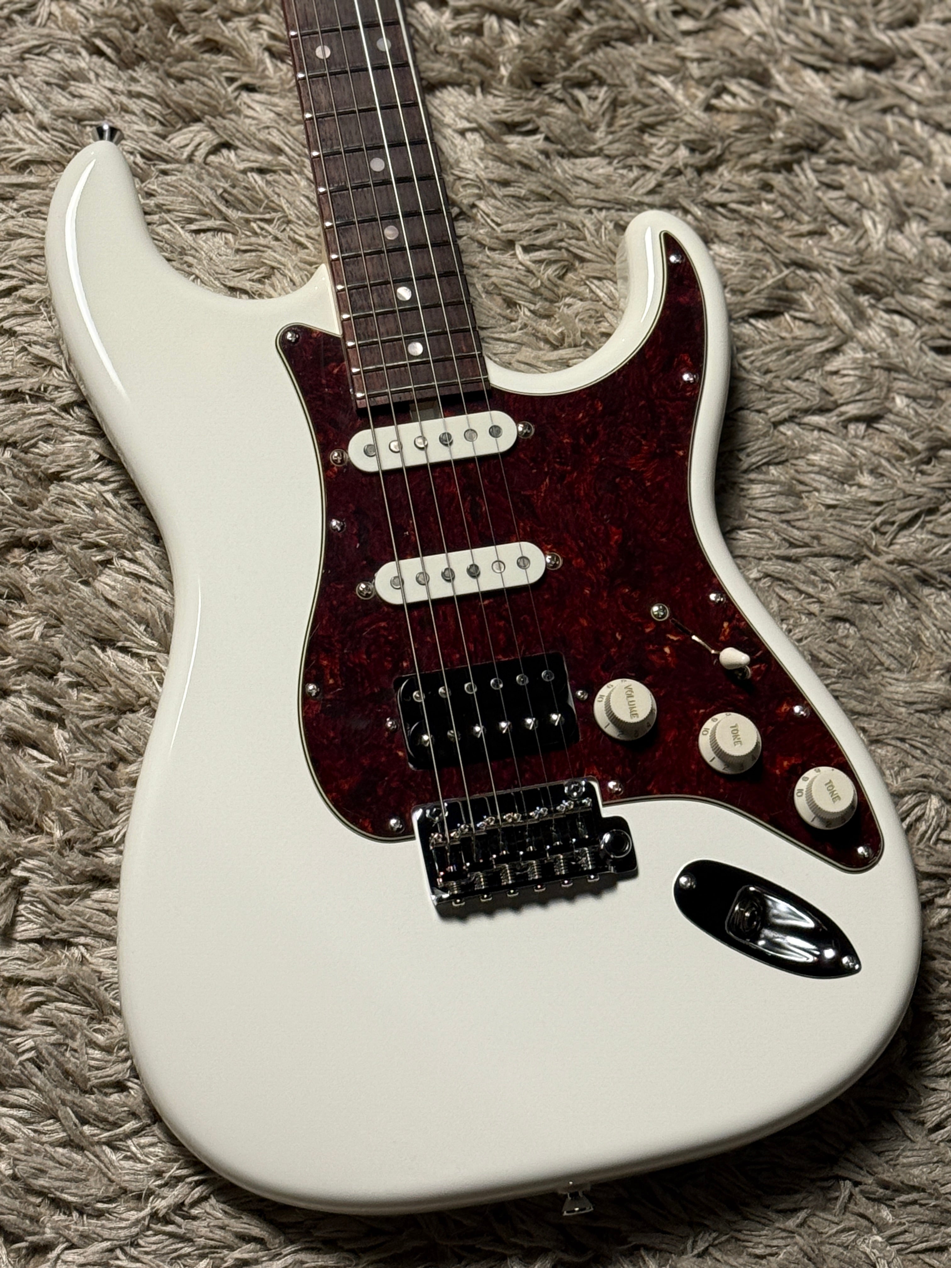 Saito S-622CS SSH Heritage with Rosewood in Olympic White with