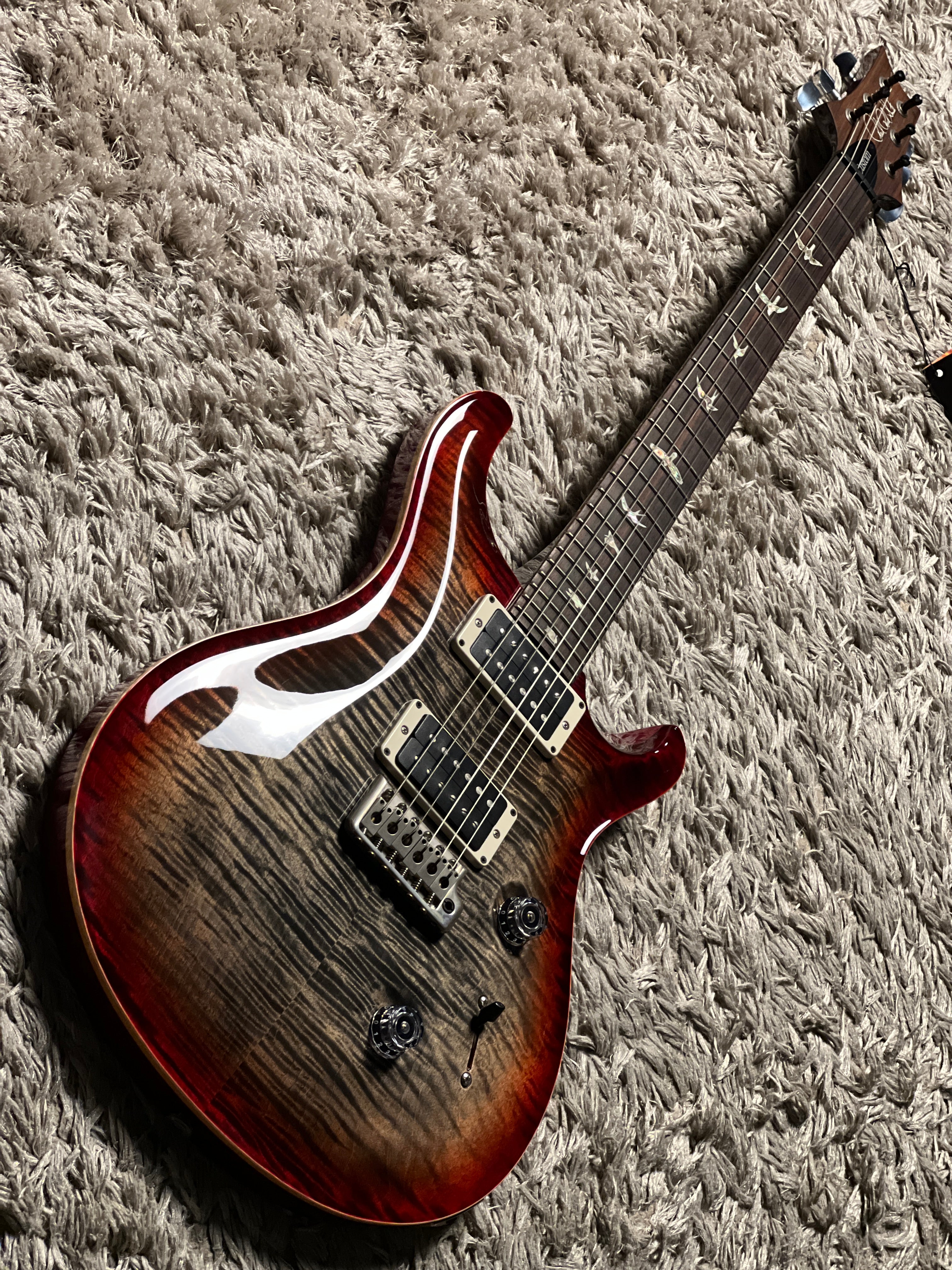 PRS Custom 24 10 Top In Charcoal Cherry With Stained Flame Neck