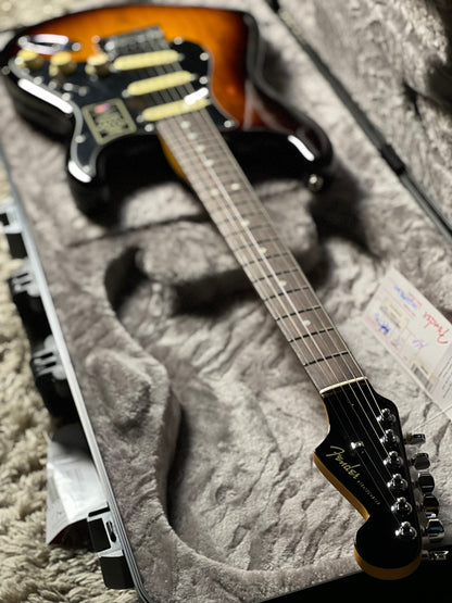 Fender American Ultra Luxe Stratocaster in 2 Color Sunburst with Rosewood Fingerboard US23058700