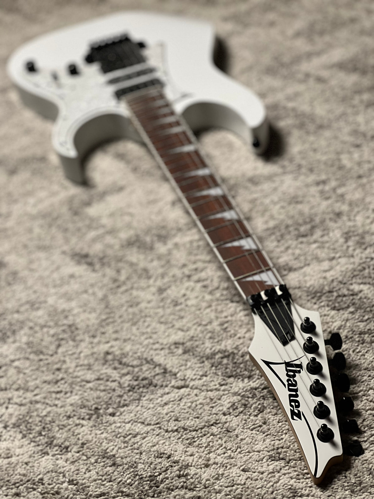 Ibanez RG450DXB-WH Electric Guitar in White I260802054 (USED)