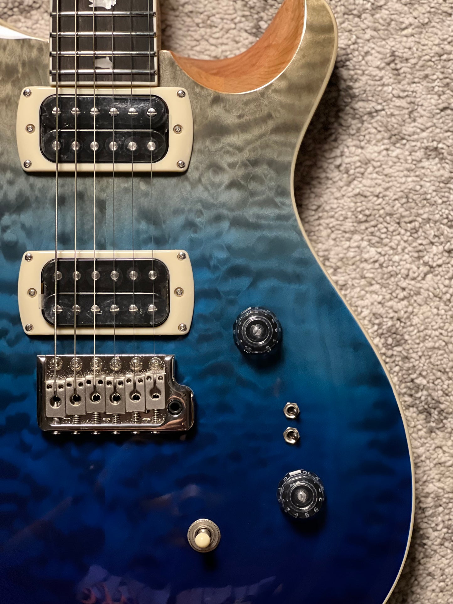 PRS SE Custom 24-08 Quilt in Blue Fade Limited Edition