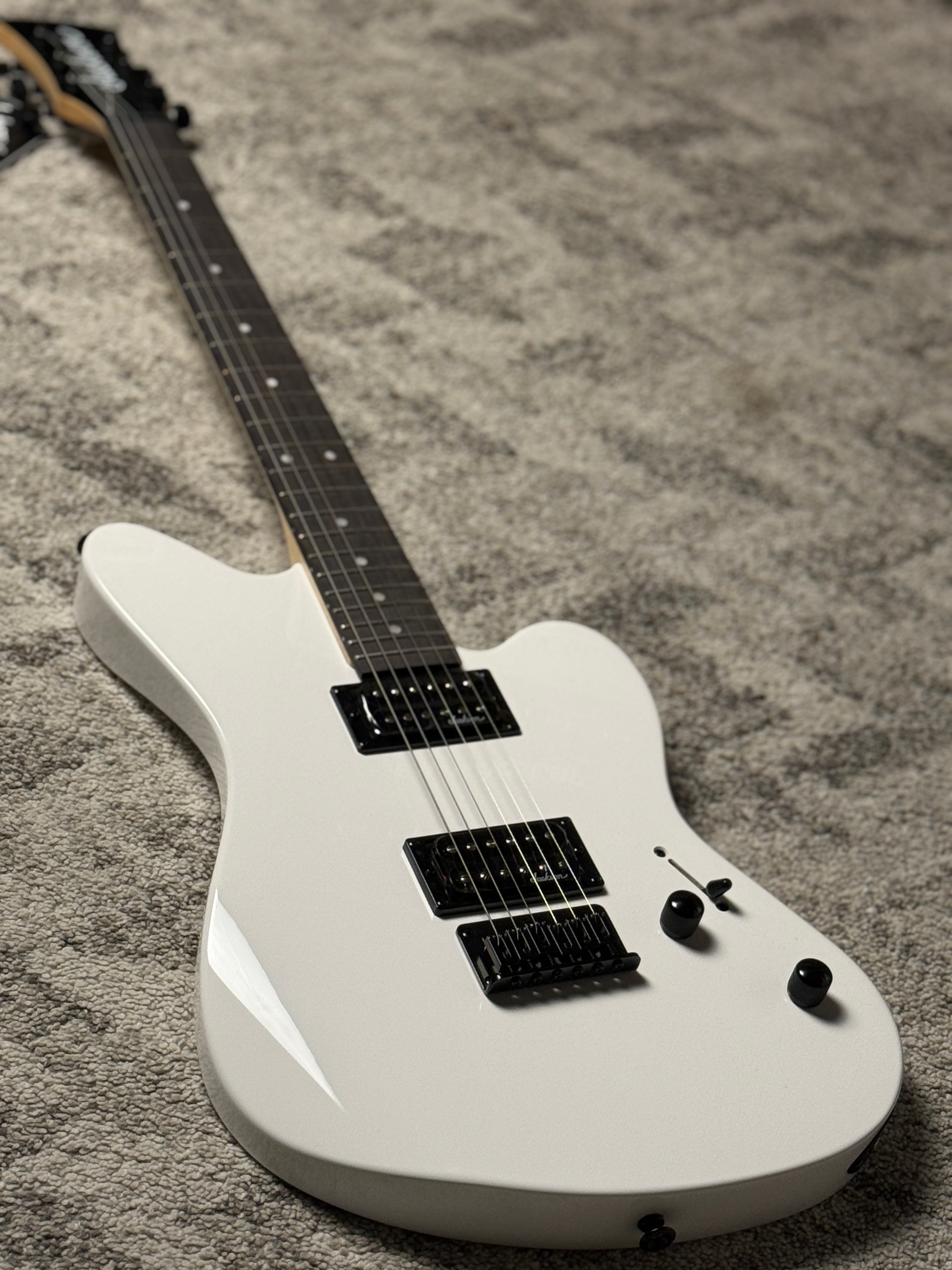 Jackson JS Series Surfcaster JS22 HT in Snow White – nafiriguitar.com