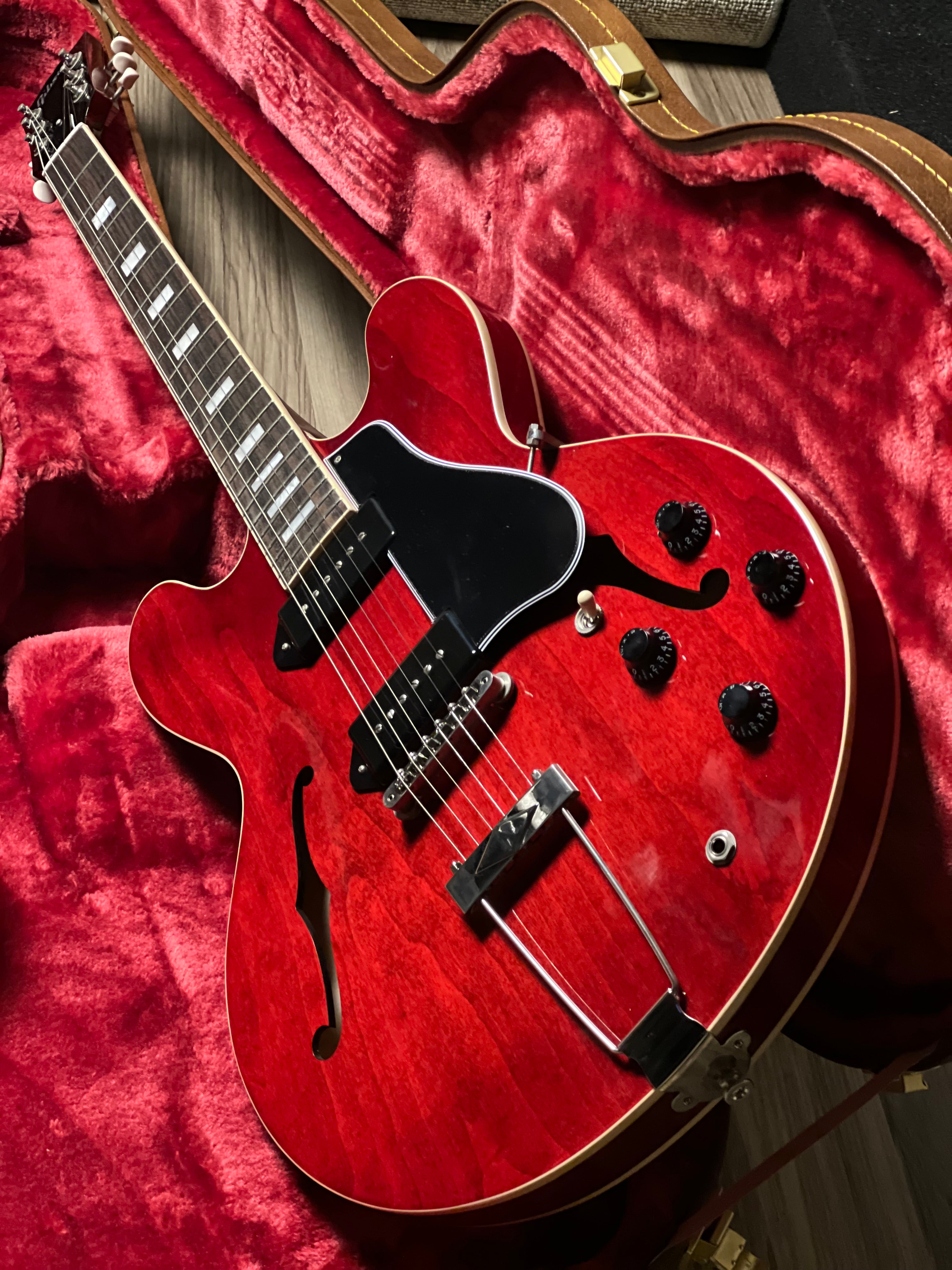 Gibson ES-330 in Sixties Cherry with case 221540273 – nafiriguitar.com