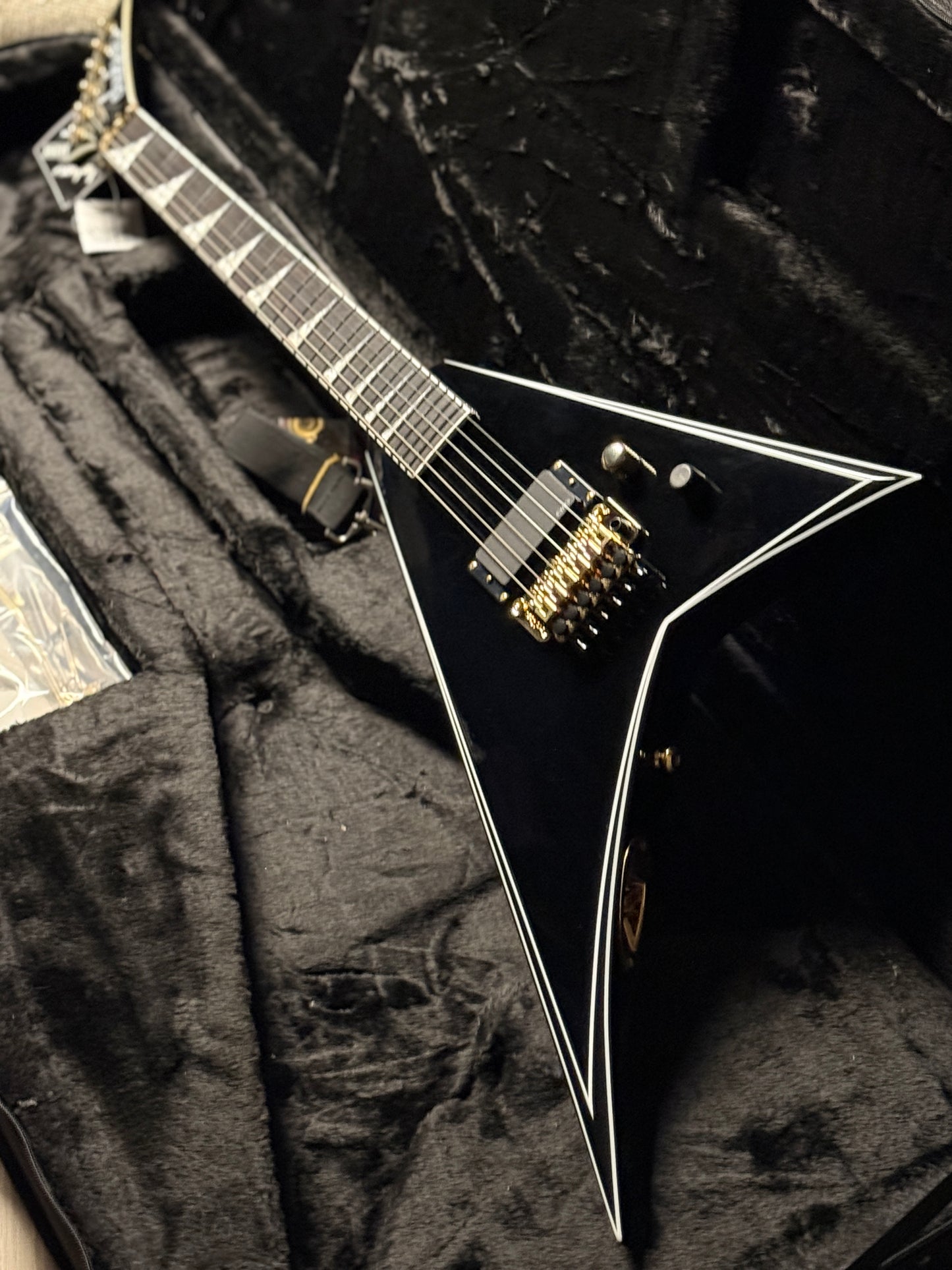 Jackson Concept Series Rhoads FR H Ebony FB with Black with White Pinstripes