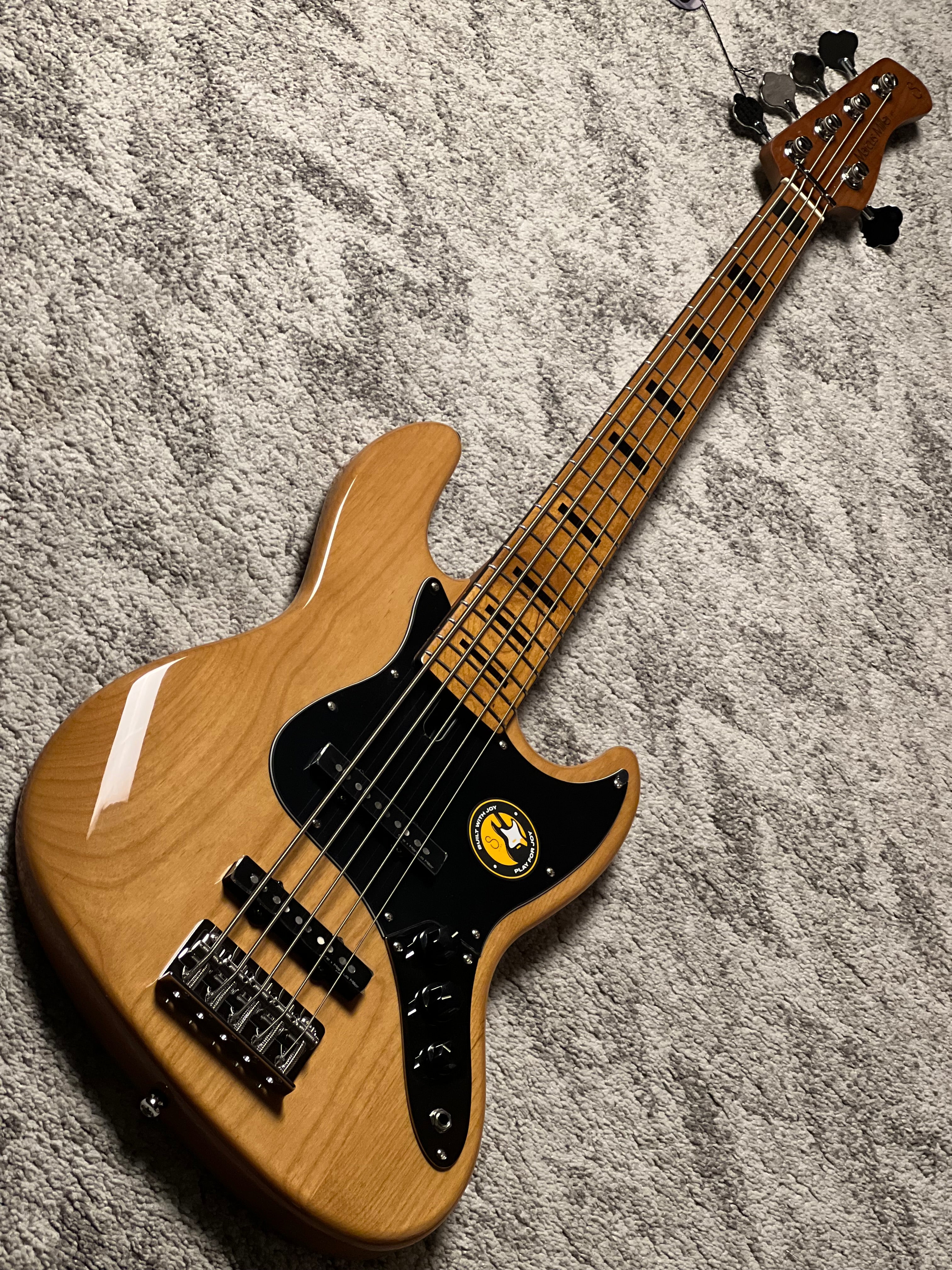 Sire Marcus Miller V5 Alder-5 in Natural – nafiriguitar.com