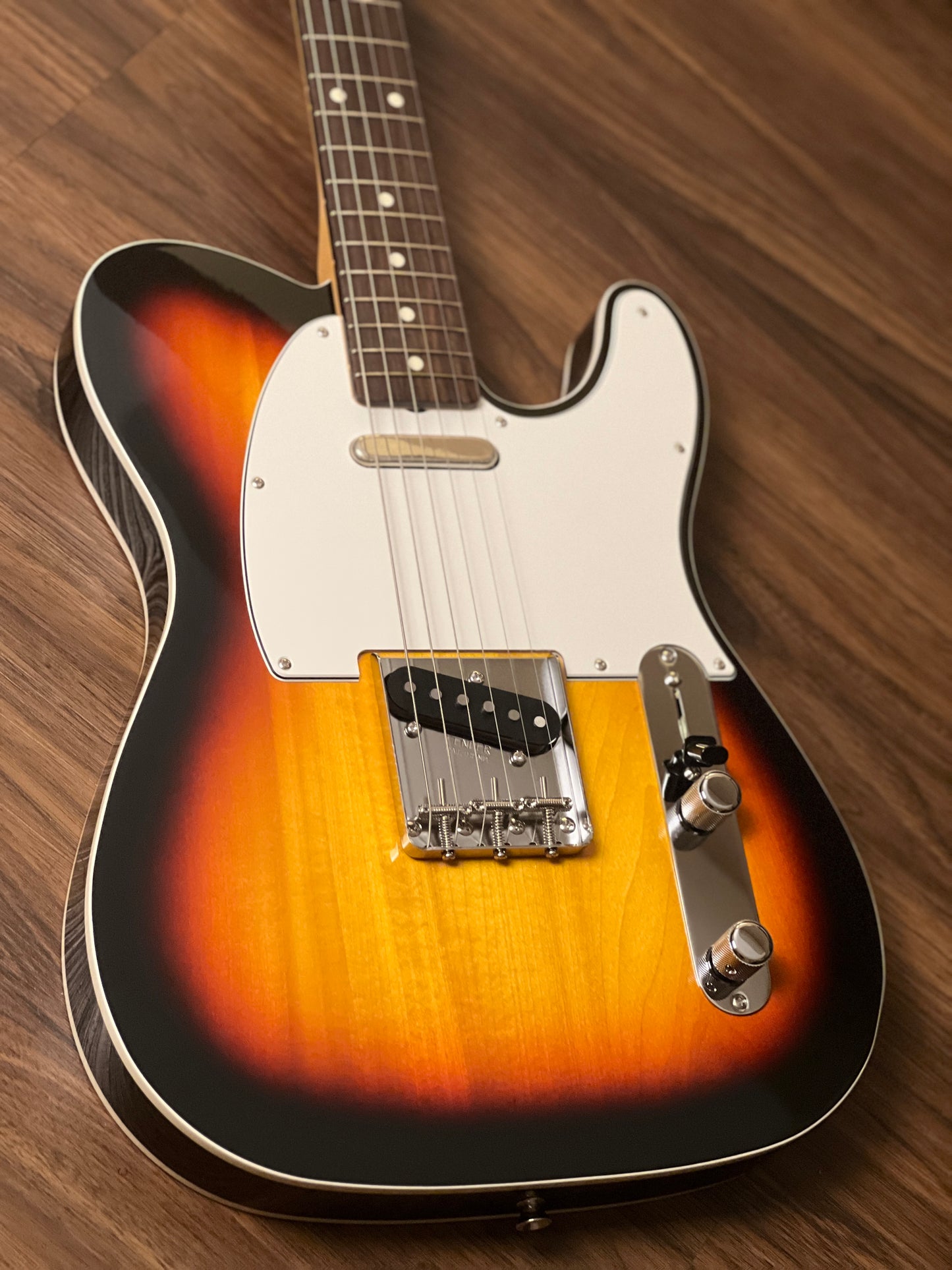 Fender MIJ FSR Collection Traditional 60s Telecaster Custom with RW FB in 3-tone sunburst JD23030628