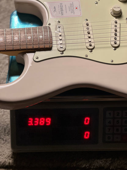 Fender Japan Hybrid II Stratocaster with RW FB in US Blonde JD24016863