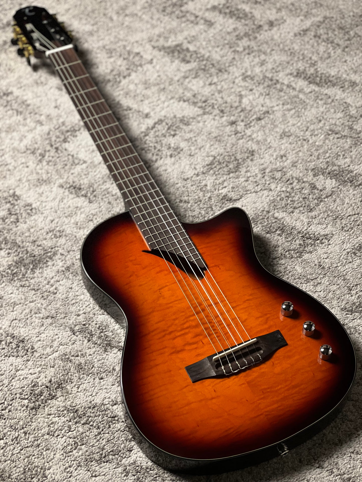 Tanglewood EM DC6 Nylon พร้อมปรีแอมป์ Fishman สีธรรมชาติ