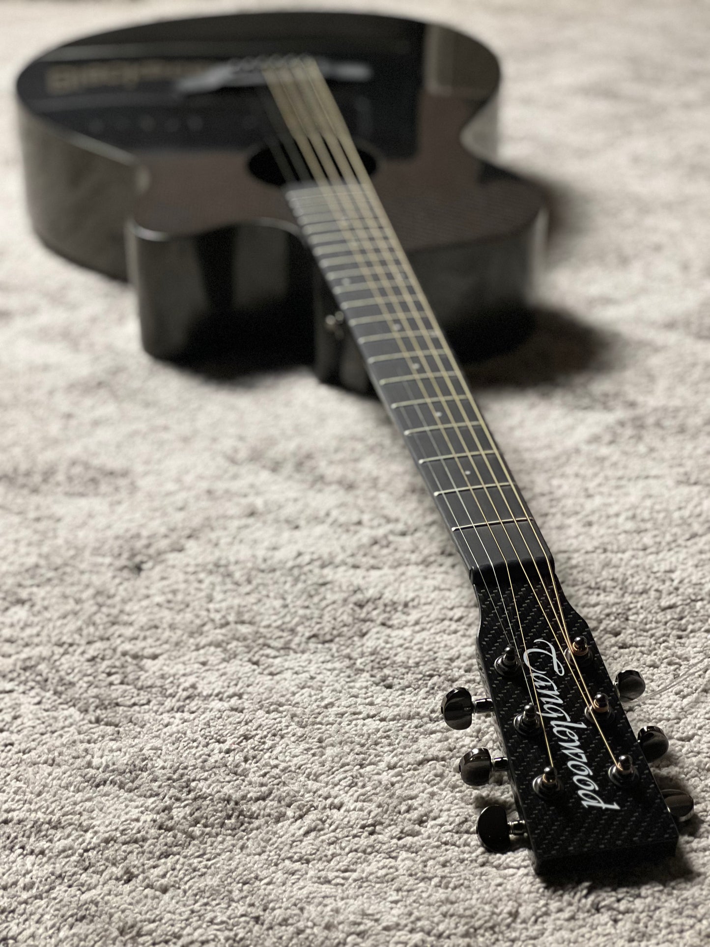 Tanglewood TW4-CE-CBN Winterleaf Carbon Fibre Top SuperFolk Acoustic w/ Pickup in Metallic Grey Gloss