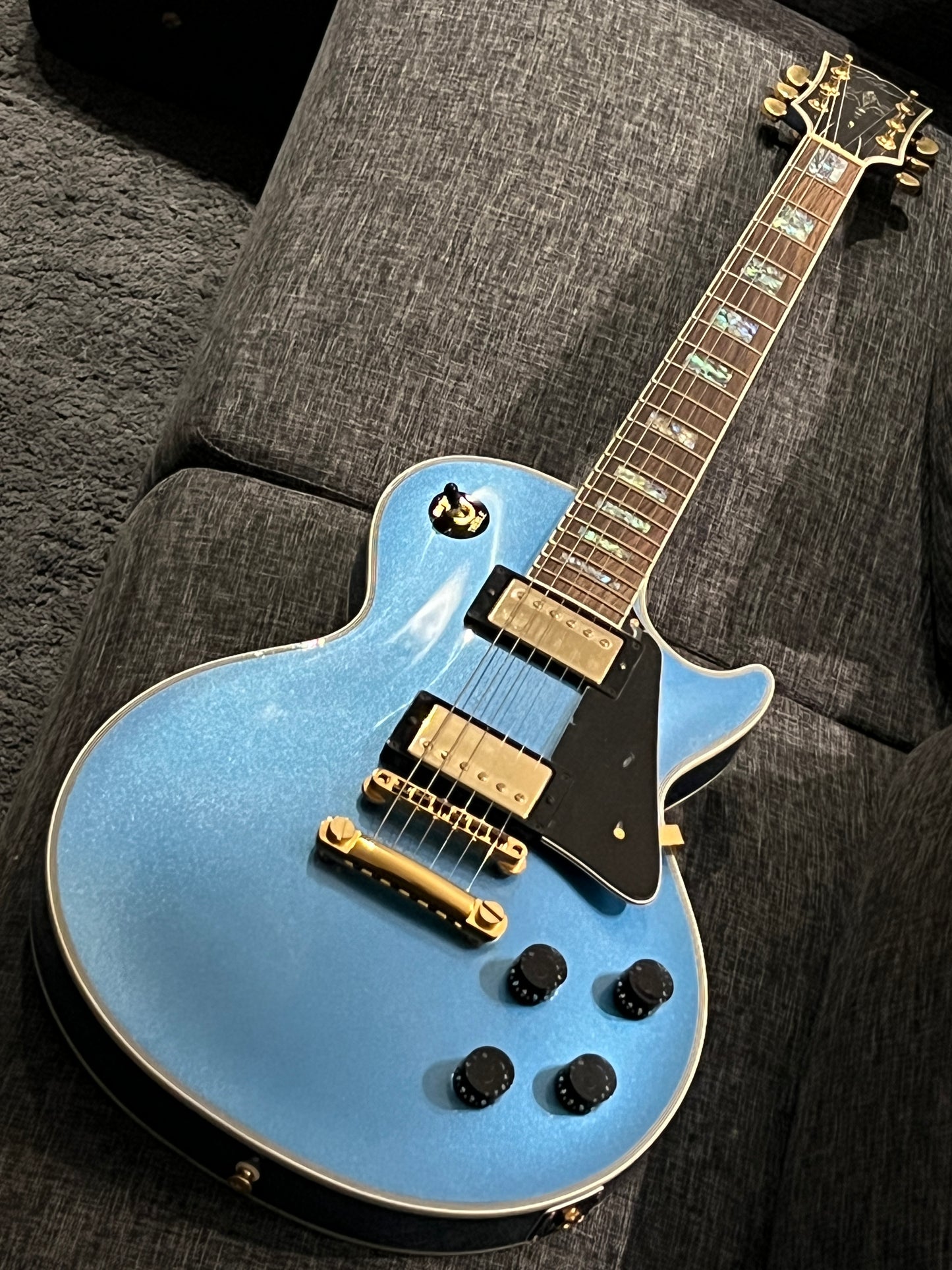 Tokai Love Rock Custom Shop LC-136S AB in Blue Sparkle with Abalone Block inlay 1941682