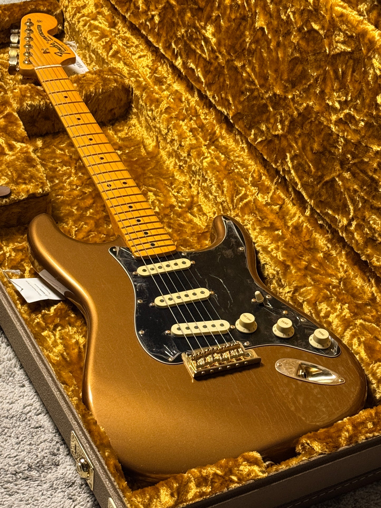 Fender Limited Edition Bruno Mars Stratocaster with Maple FB in Mars Mocha US23065234