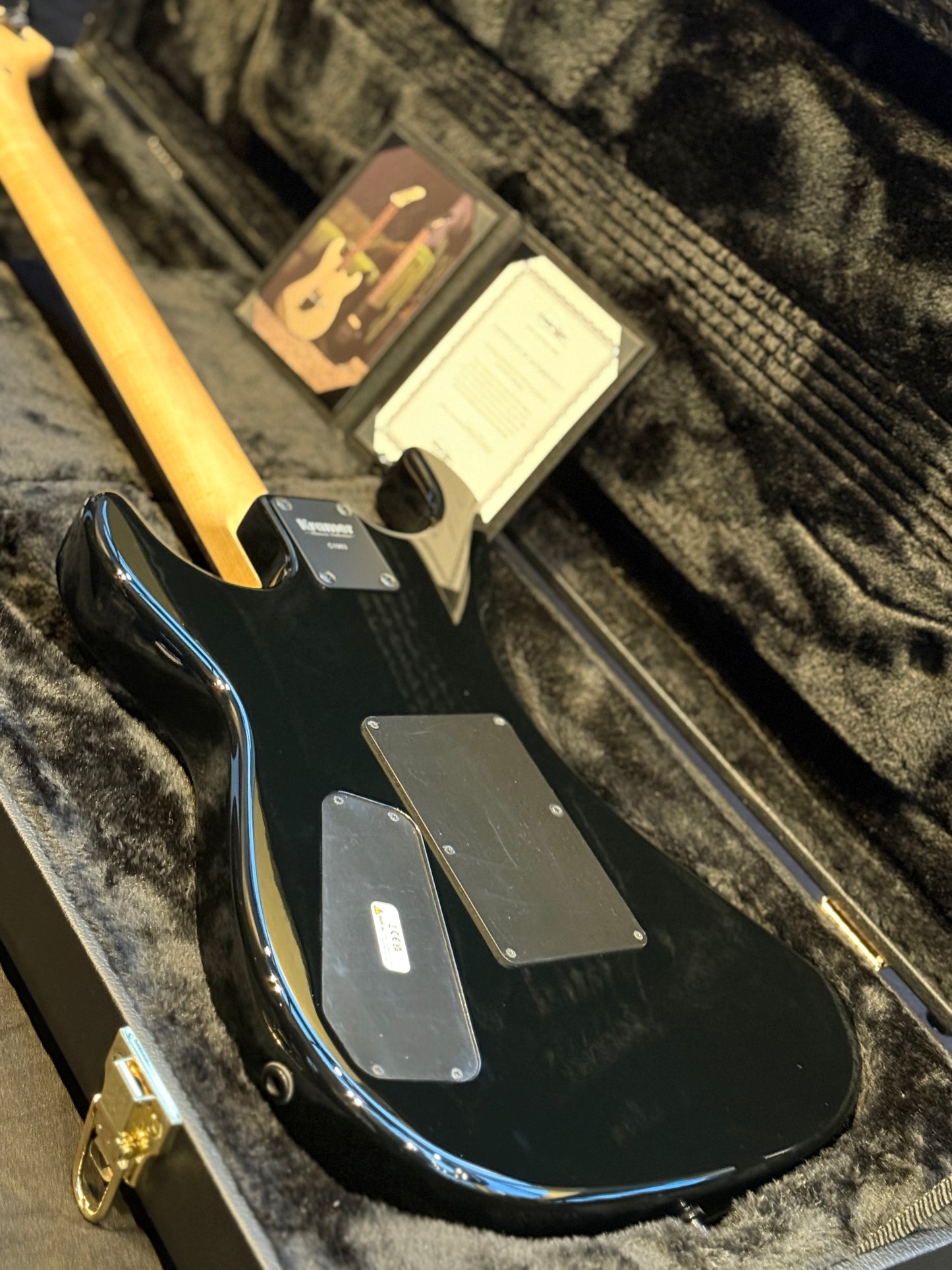 Kramer 1983 Baretta Reissue with Rosewood FB in Ebony (Including Hard Case)