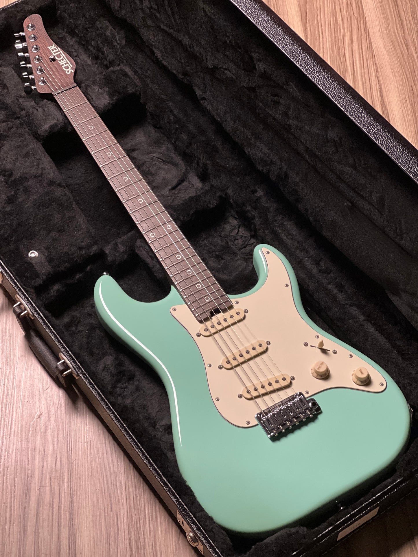 Schecter USA Signature Nick Johnston Signature - Atomic Green 19-03019
