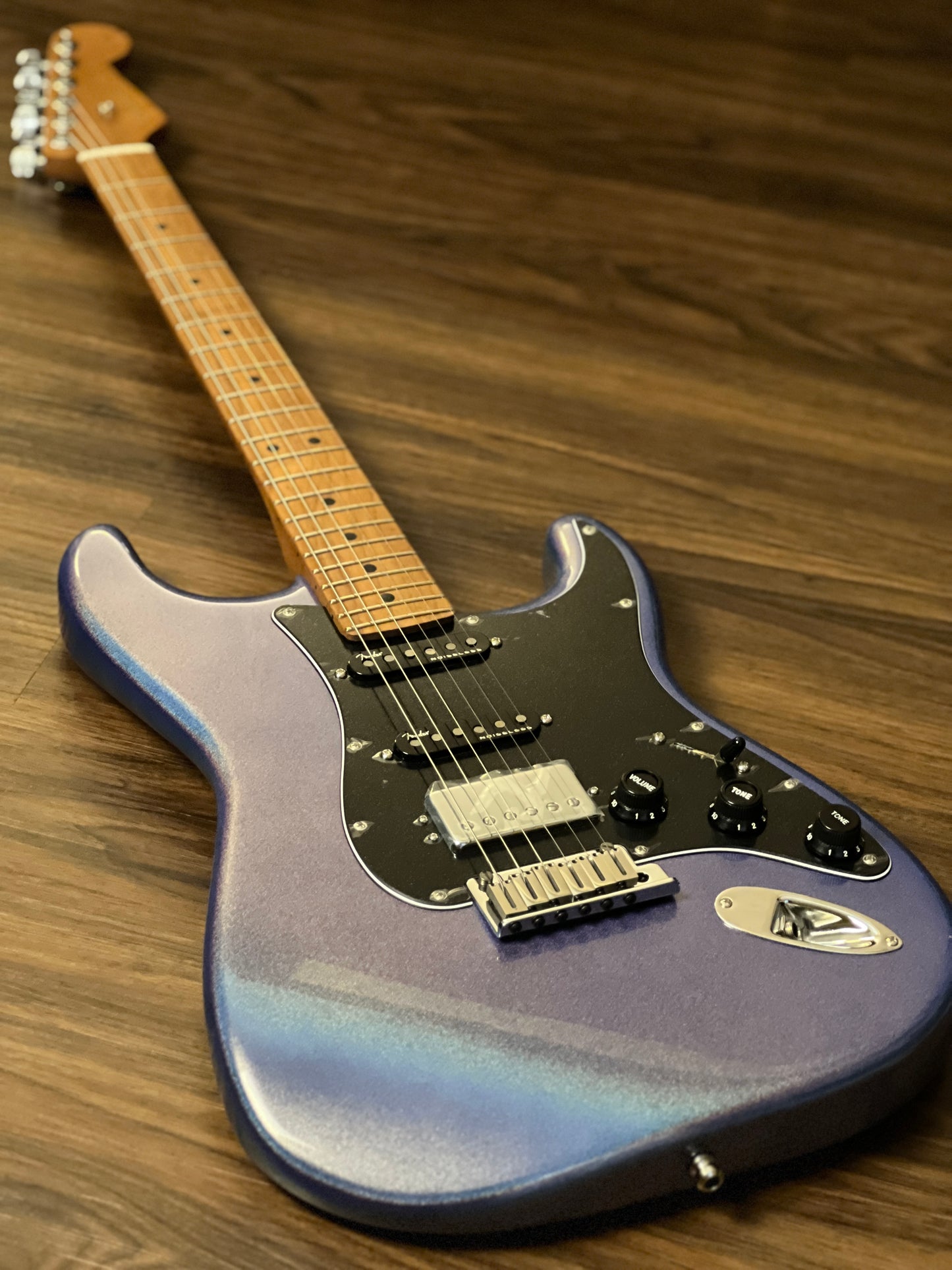 Fender 70th Anniversary Ultra Stratocaster with Maple FB in Amethyst