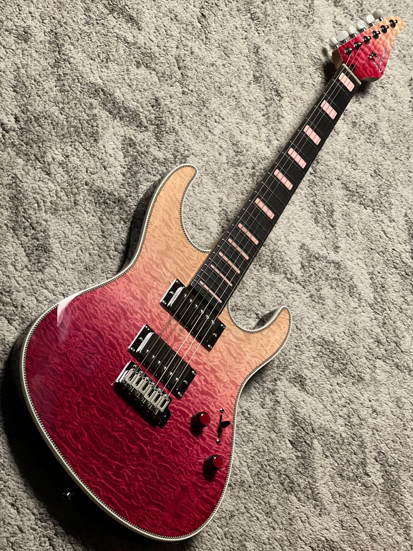 Dhatarattha Custom DST HH Quilt in Magenta Surf with Rosewood FB