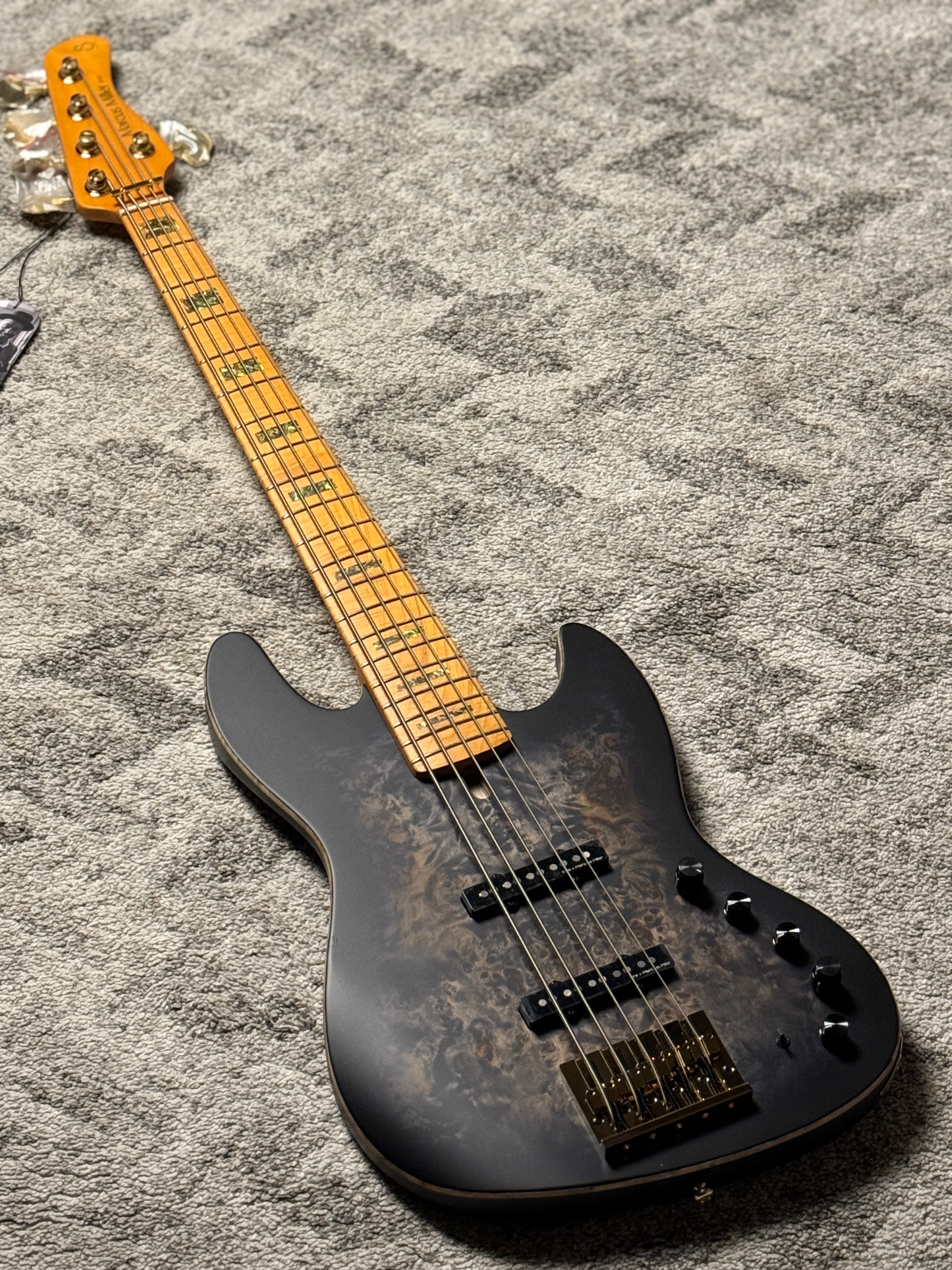 ベース SIRE MARCUS MILLER V10 5st Bass Sire Marcus Miller V10 5 String Bass Guitar in Trans Black Satin