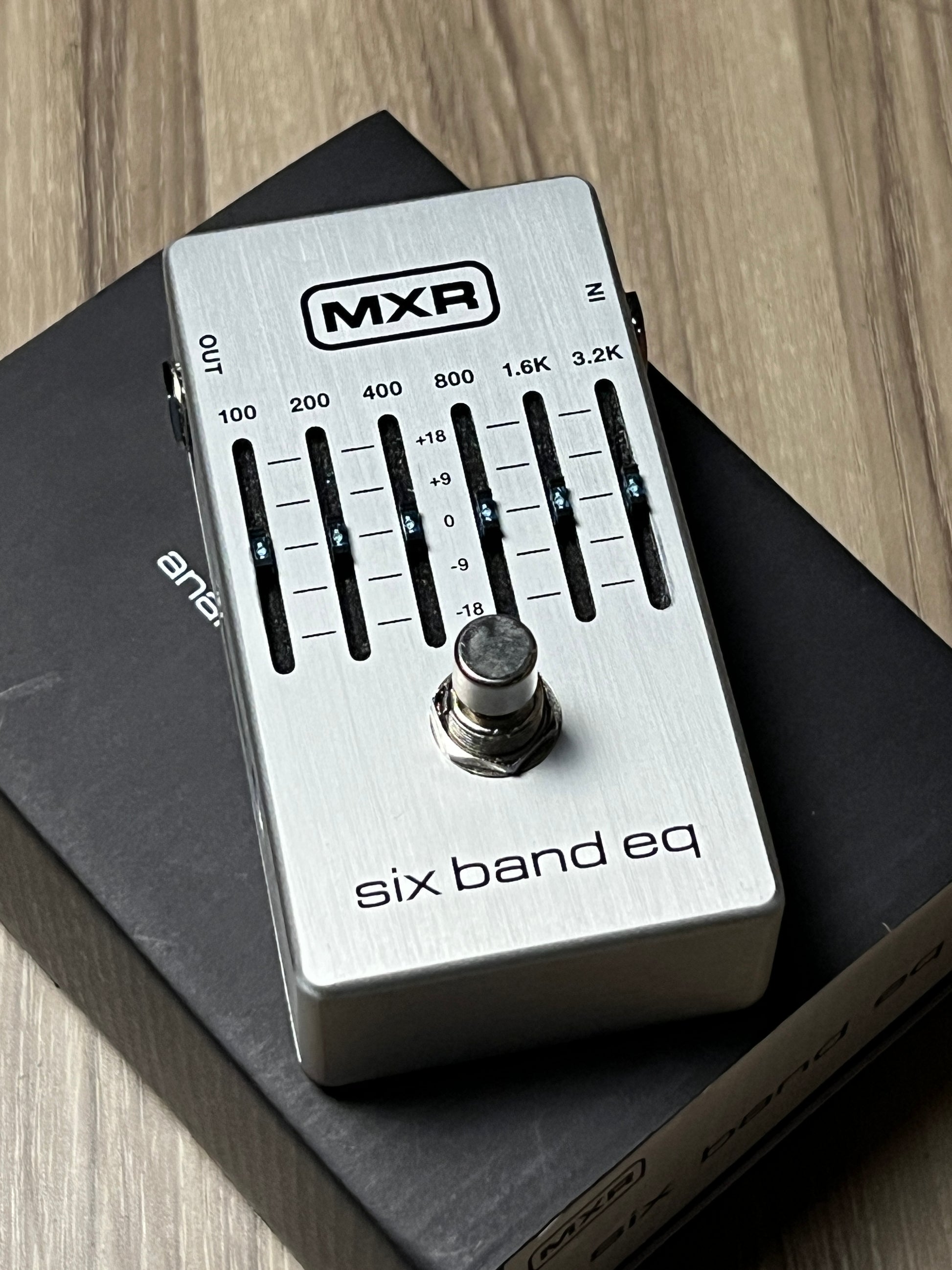 6 band eq pedal MXR M109S Six Band Equalizer Silver – nafiriguitar.com