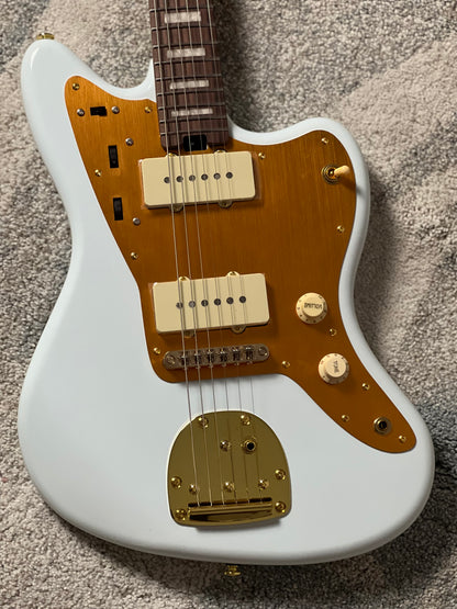 Soloking JM40 Offset Deluxe in Polar White with Gold Hardware