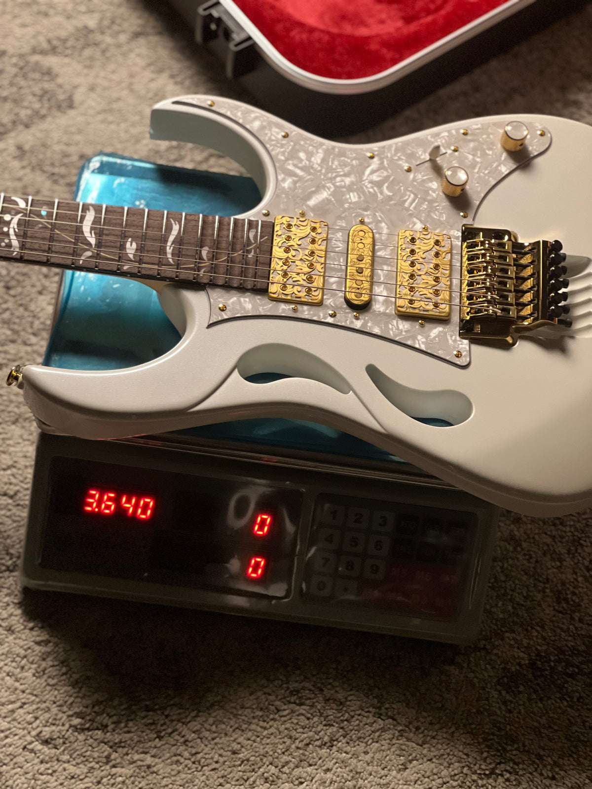 Ibanez Steve Vai Signature PIA Guitar in Stallion White F2515779