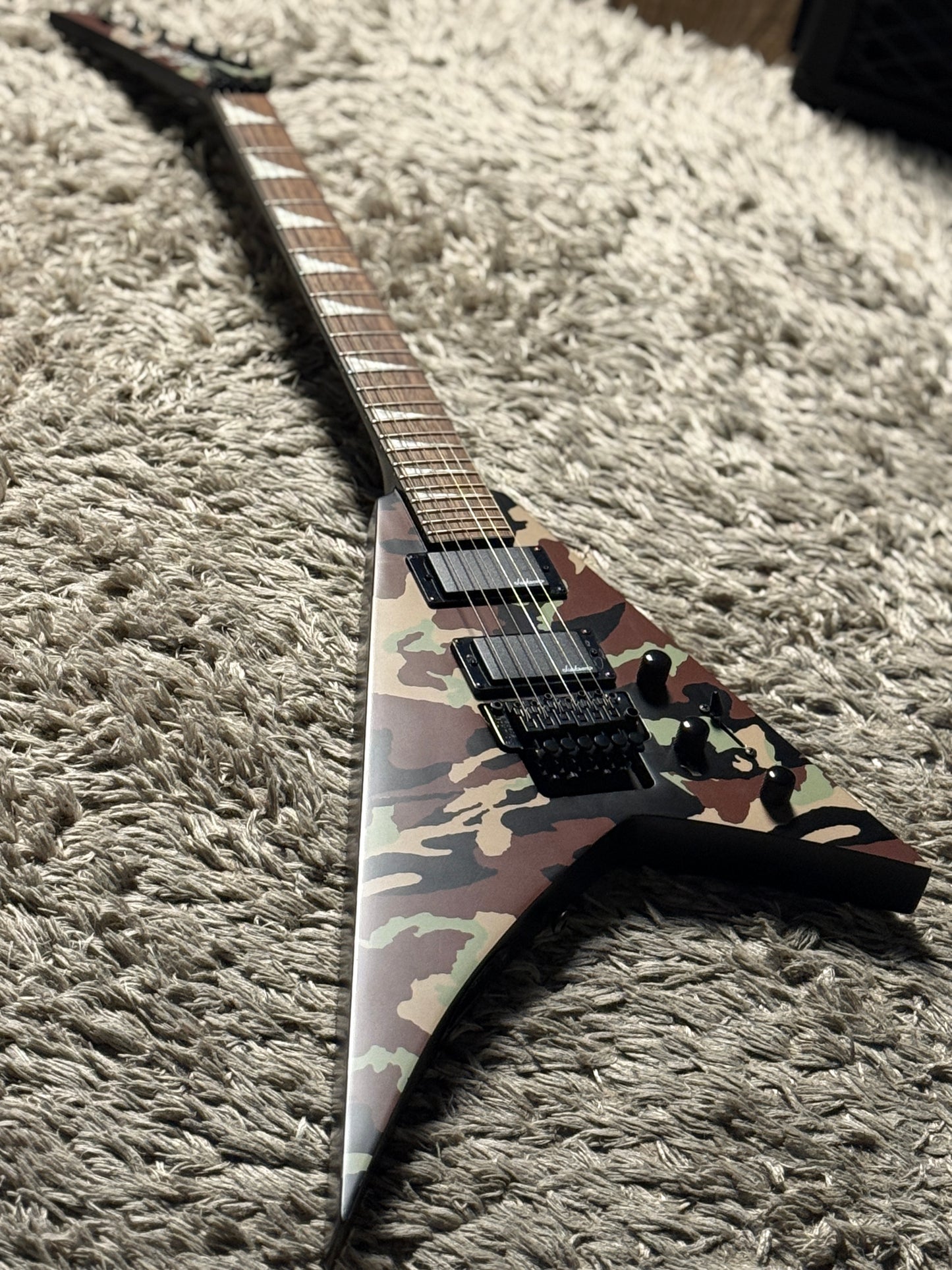 Jackson X Series Rhoads RRX24 with Laurel FB in Woodland Camo (USED)