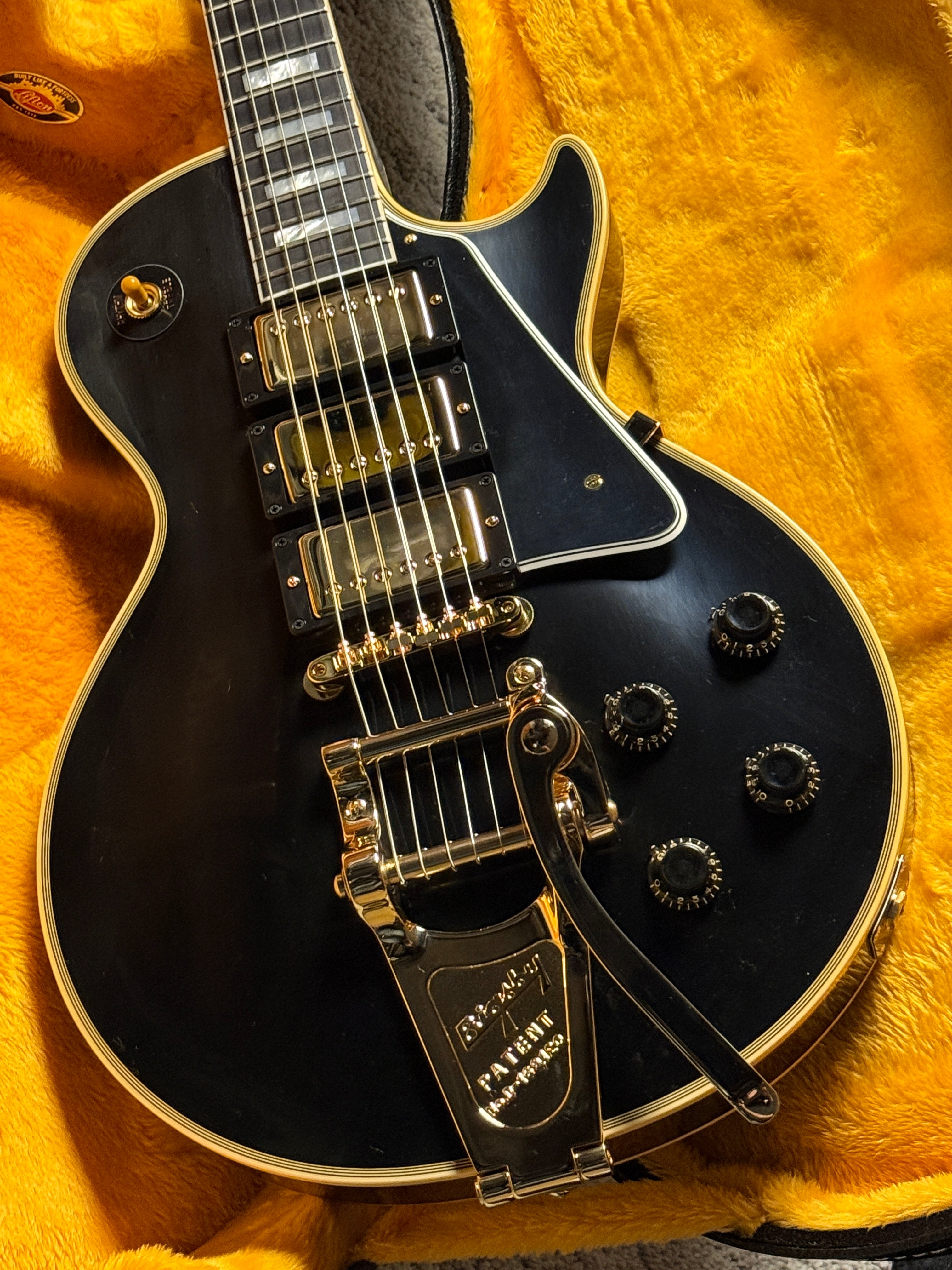 Gibson 1957 Les Paul Custom Reissue 3-Pickup Bigsby in Ebony w