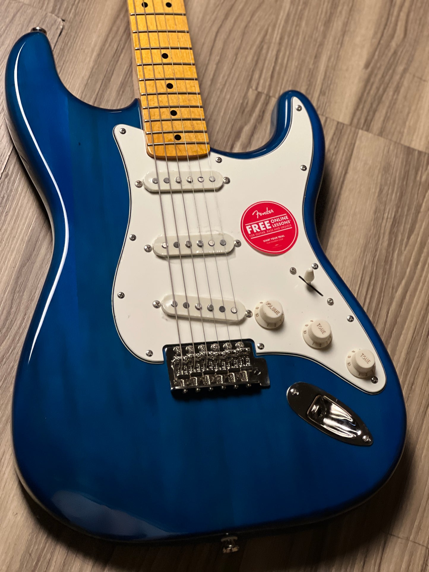 Squier FSR Classic Vibe 70s Stratocaster with Maple FB in Sapphire Blue