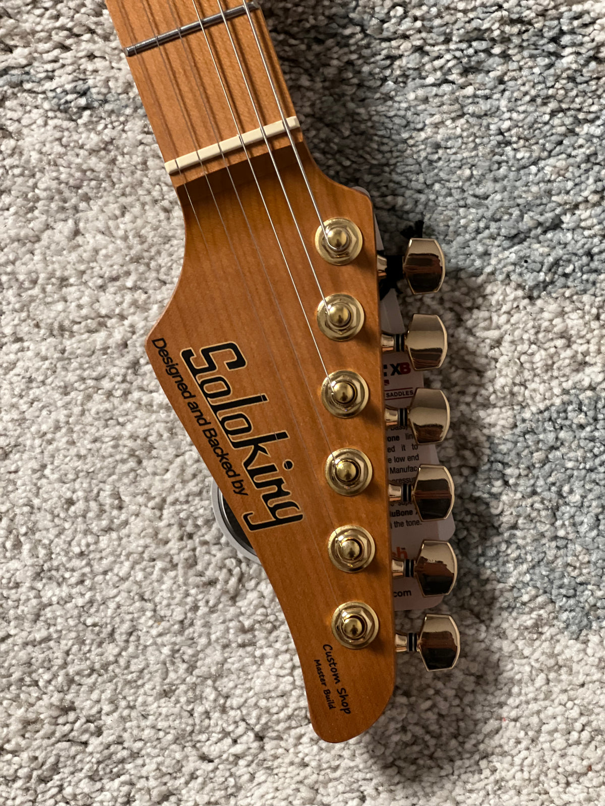 Soloking MT-1 Modern HH MKII in Pearl White Metallic with Roasted Maple FB and Gold Hardware