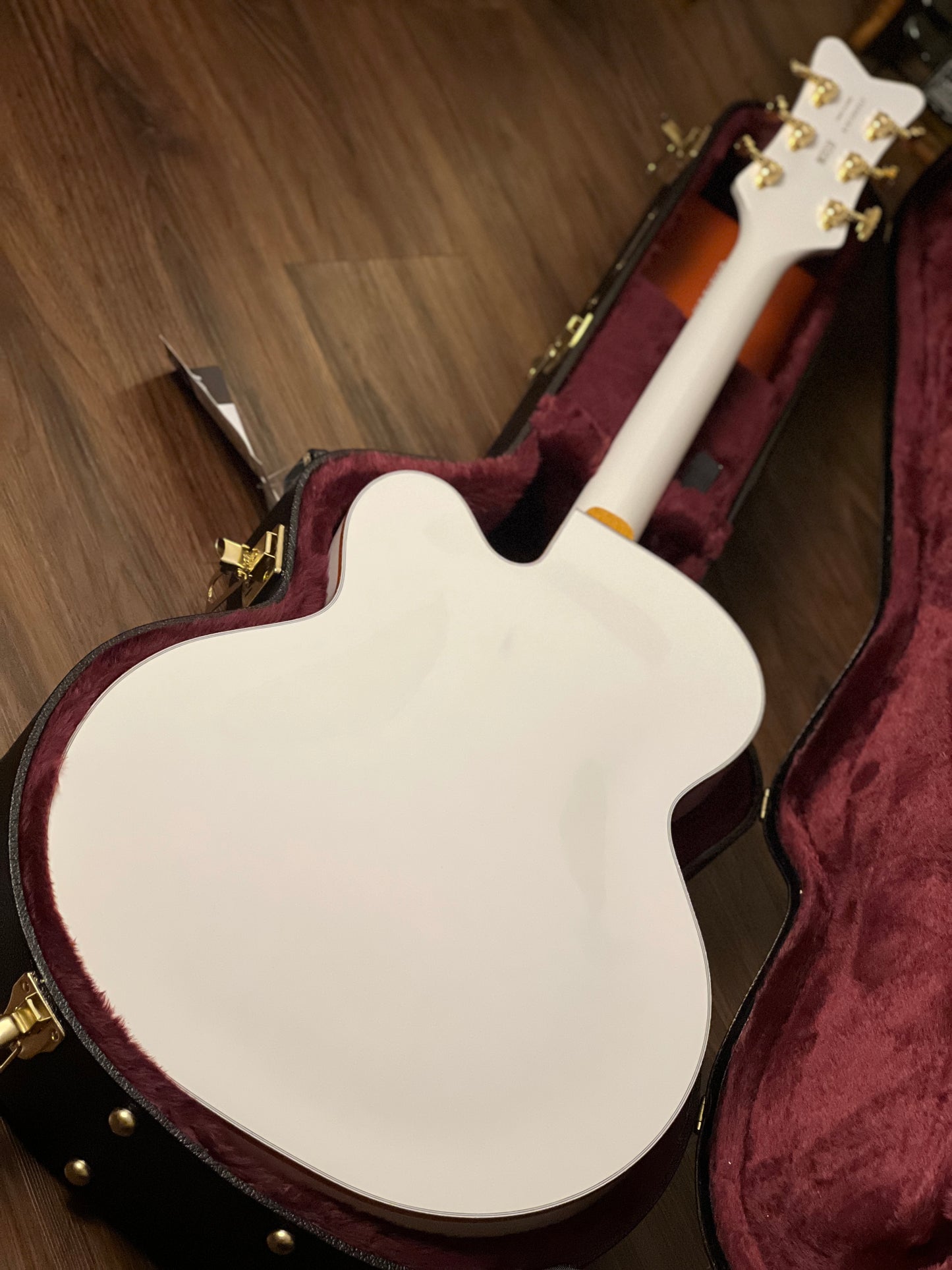 Gretsch G6136TG Players Edition Falcon Hollowbody With Bigsby In White