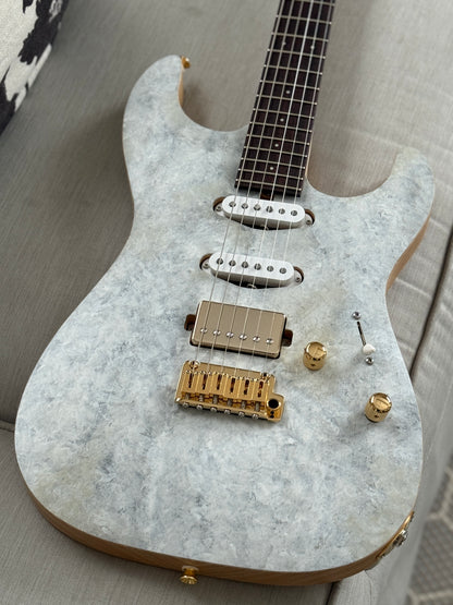 Saito S-622 SSH with Rosewood and Gold Hardware in White Granite 253033