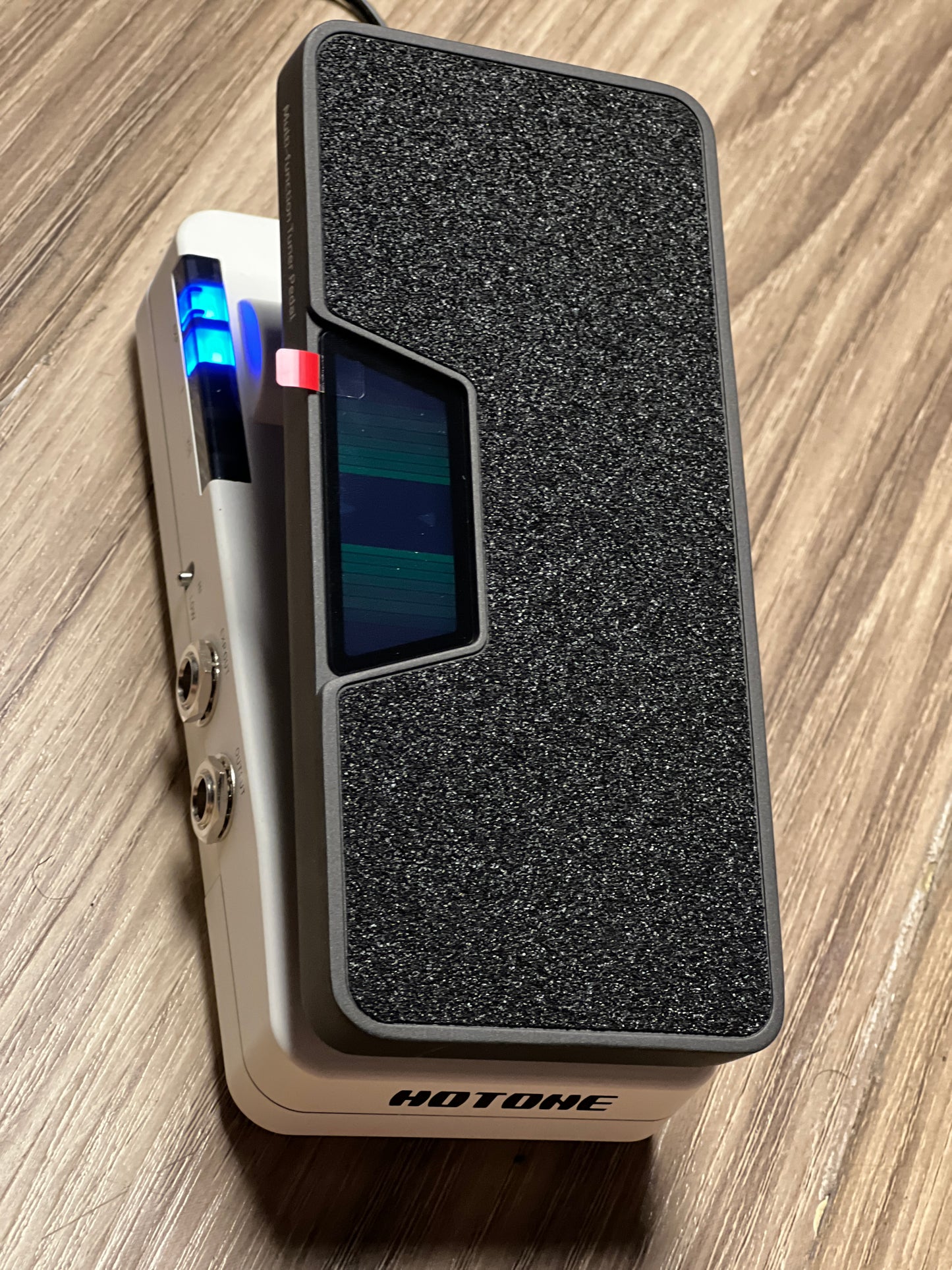 Hotone SP-30T Tuner Press Passive Volume/Expression Effects Pedal with Tuner