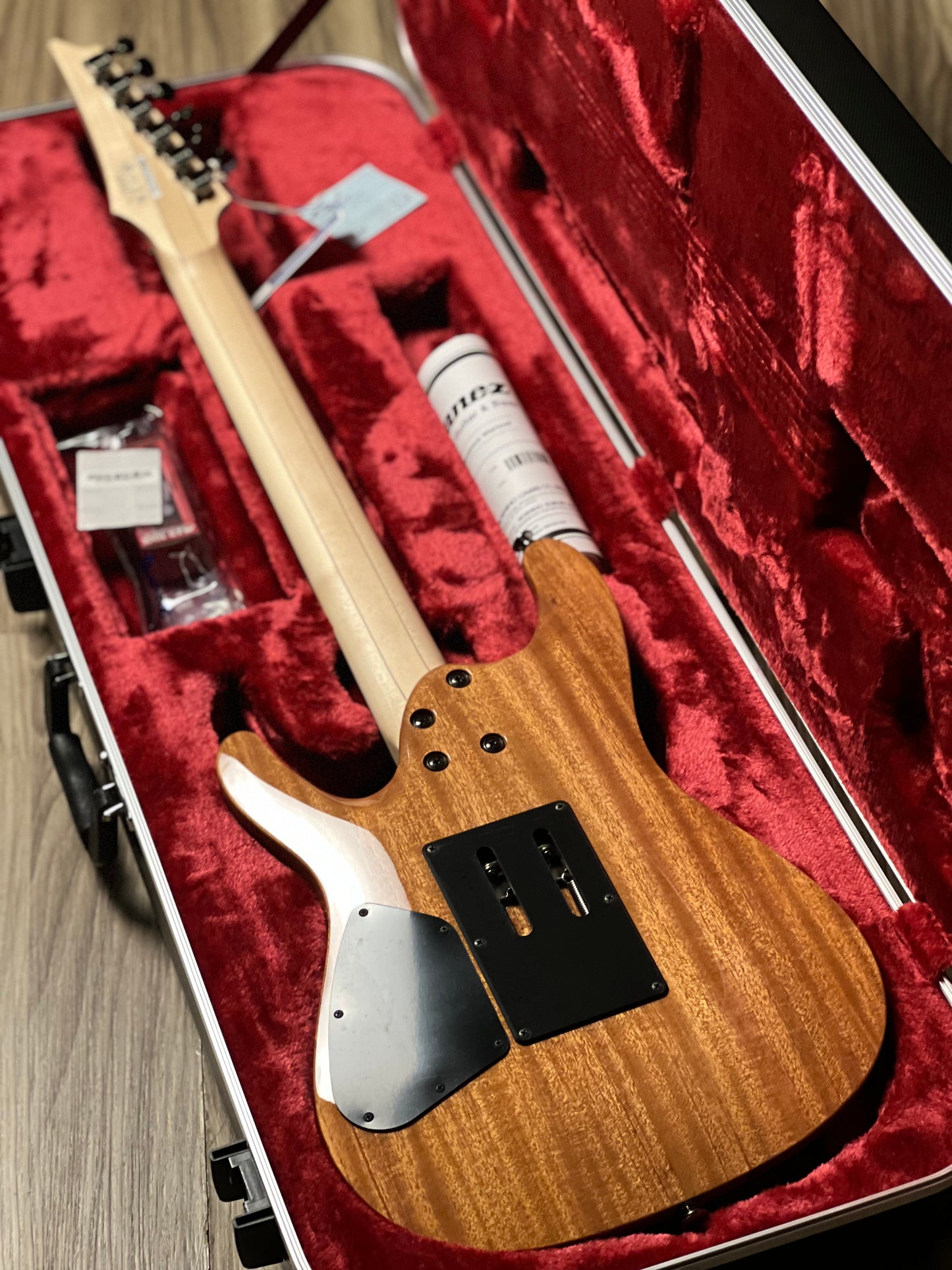 Ibanez S6670SK-STB with Case in Sunset Burst F2600615