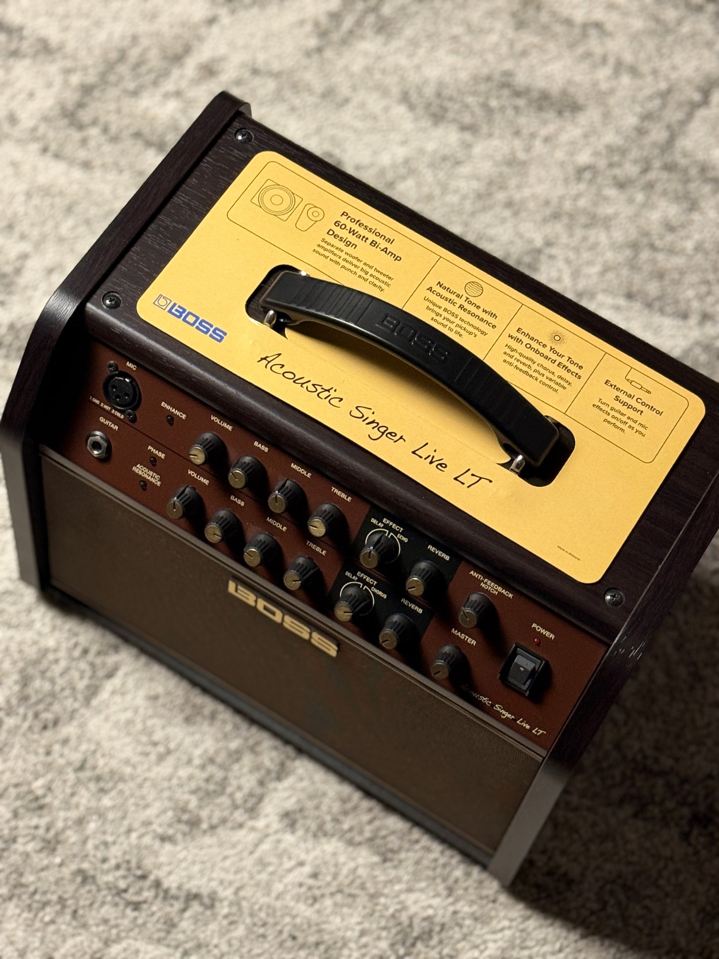 Boss Acoustic Singer Live 60-watt Bi-amp Acoustic Combo with FX (Including Footswitch)