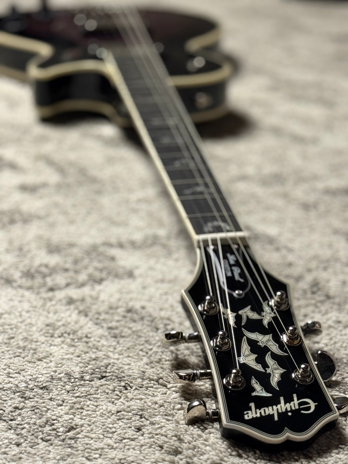 Epiphone Les Paul Custom Bats in Flight in Dark Purple Burst Limited Edition