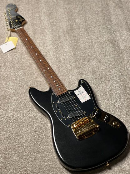 Fender Japan Traditional 2025 Collection 60s Mustang with RW FB in Black Pearl JD25012311