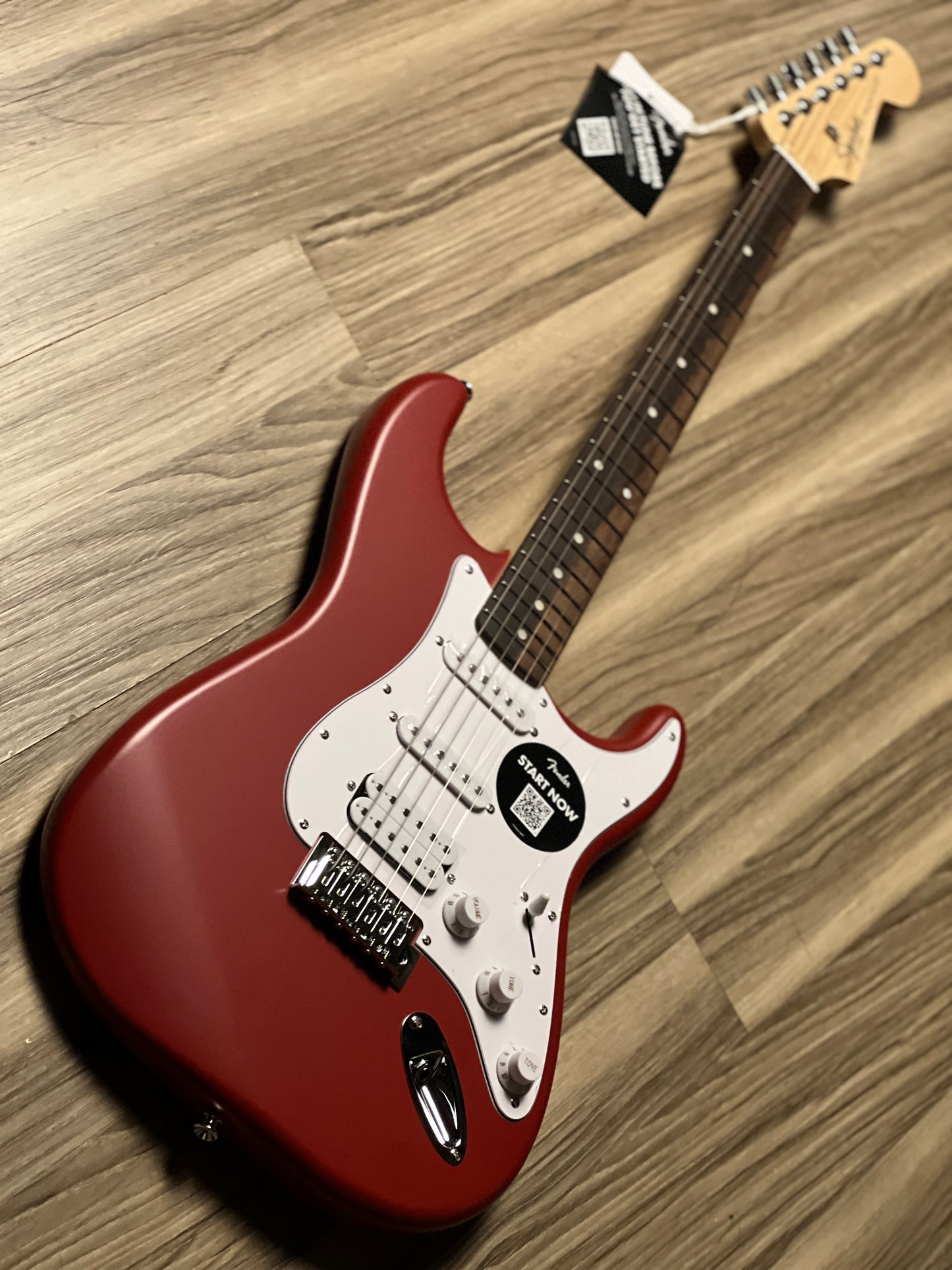 Squier Debut Series Stratocaster HSS with Laurel FB in Dakota Red