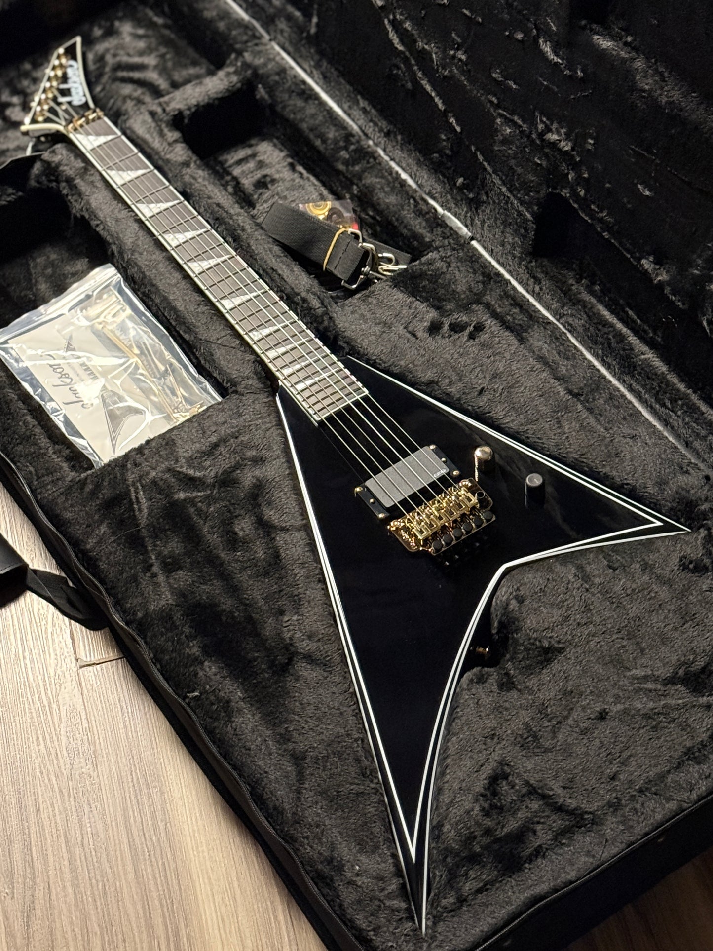 Jackson Concept Series Rhoads FR H Ebony FB with Black with White Pinstripes