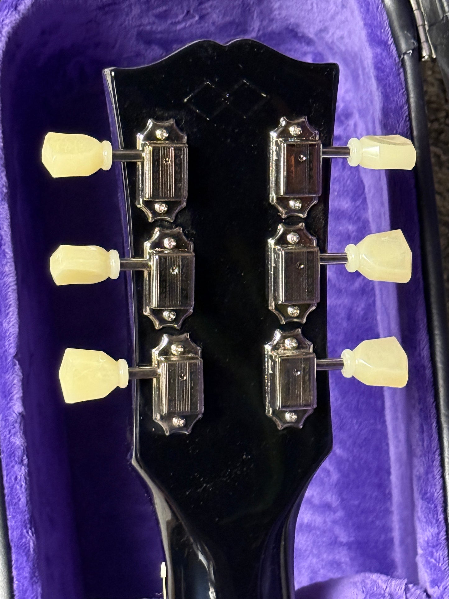 Epiphone J-180 LS Acoustic-electric with Hardshell Case in Ebony (Inspired by Gibson Custom)