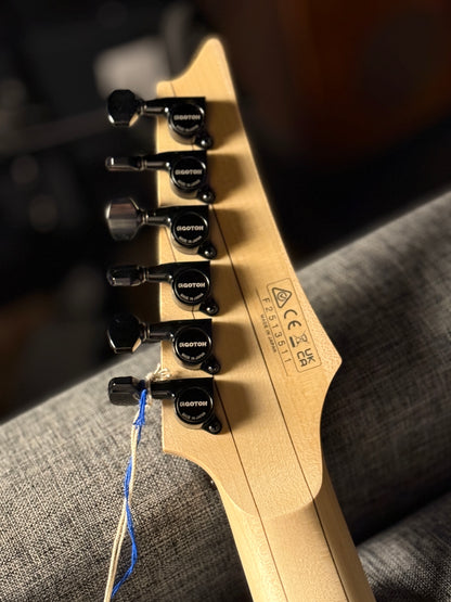 Ibanez RG565R Genesis Collection in Laser Blue