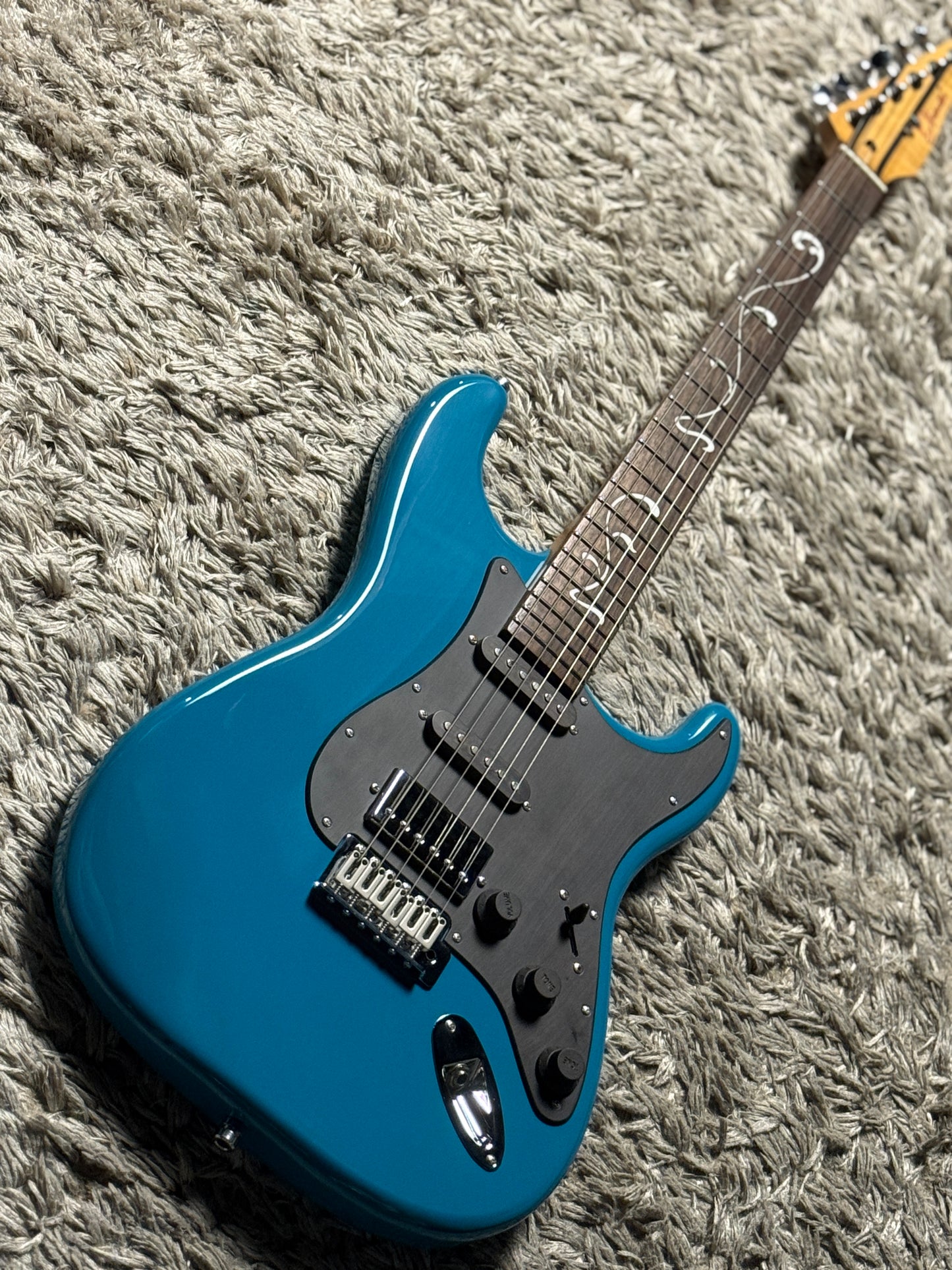 Dhatarattha Custom DST HSS in Taos Turquoise with Rosewood FB and "Vines of Olympus" Inlay