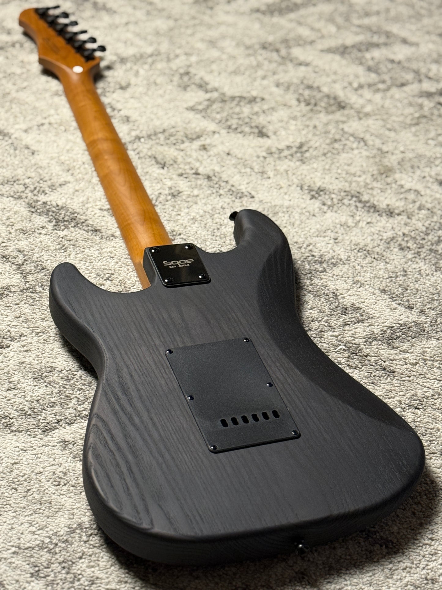 SQOE SEST650 BK HSS Ash Roasted Maple Series in Open Pore Black