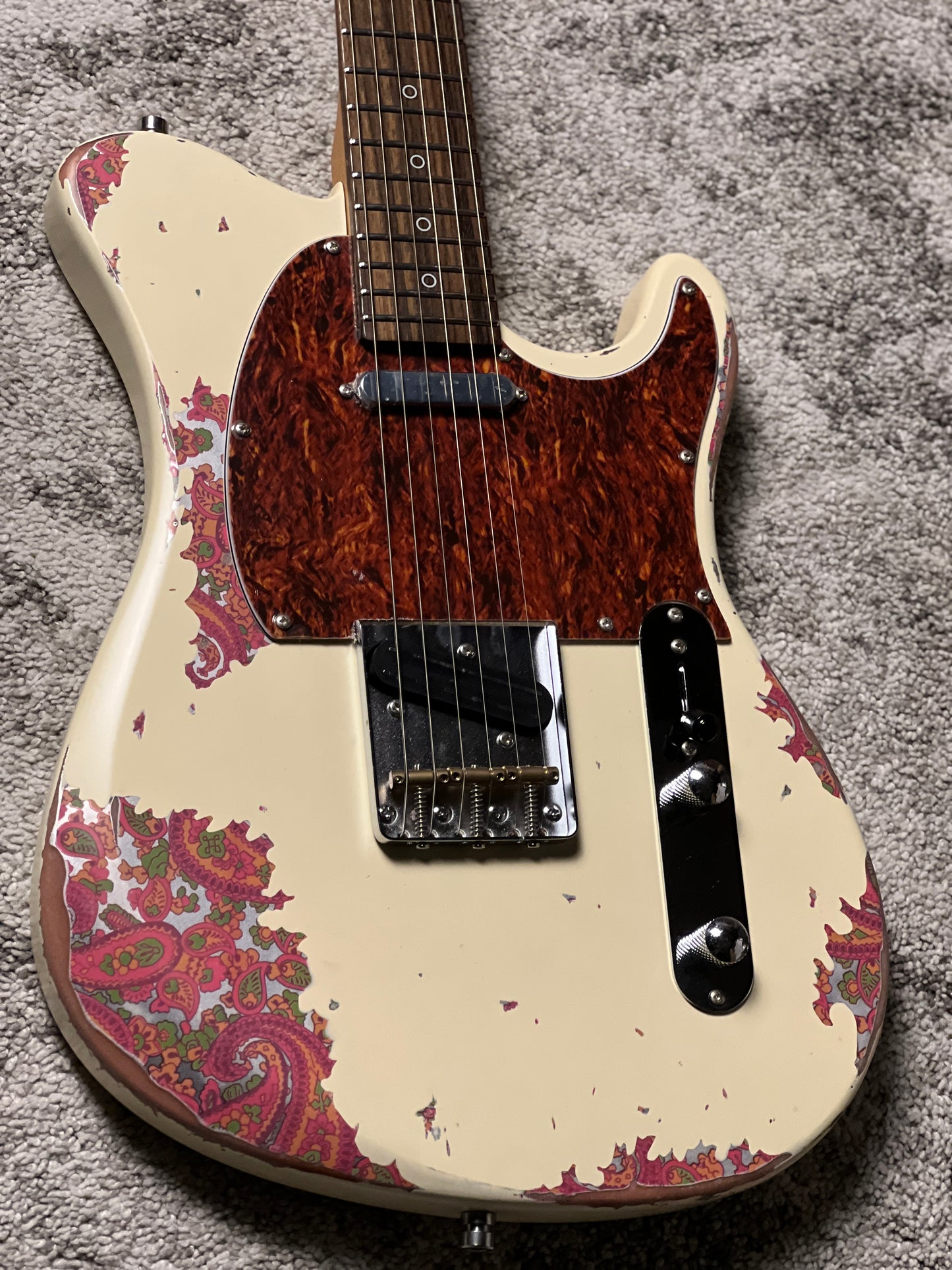 Dhatarattha Performance DTL in Vintage White Over Pink Paisley with RW FB and Nitrocellulose Lacquer