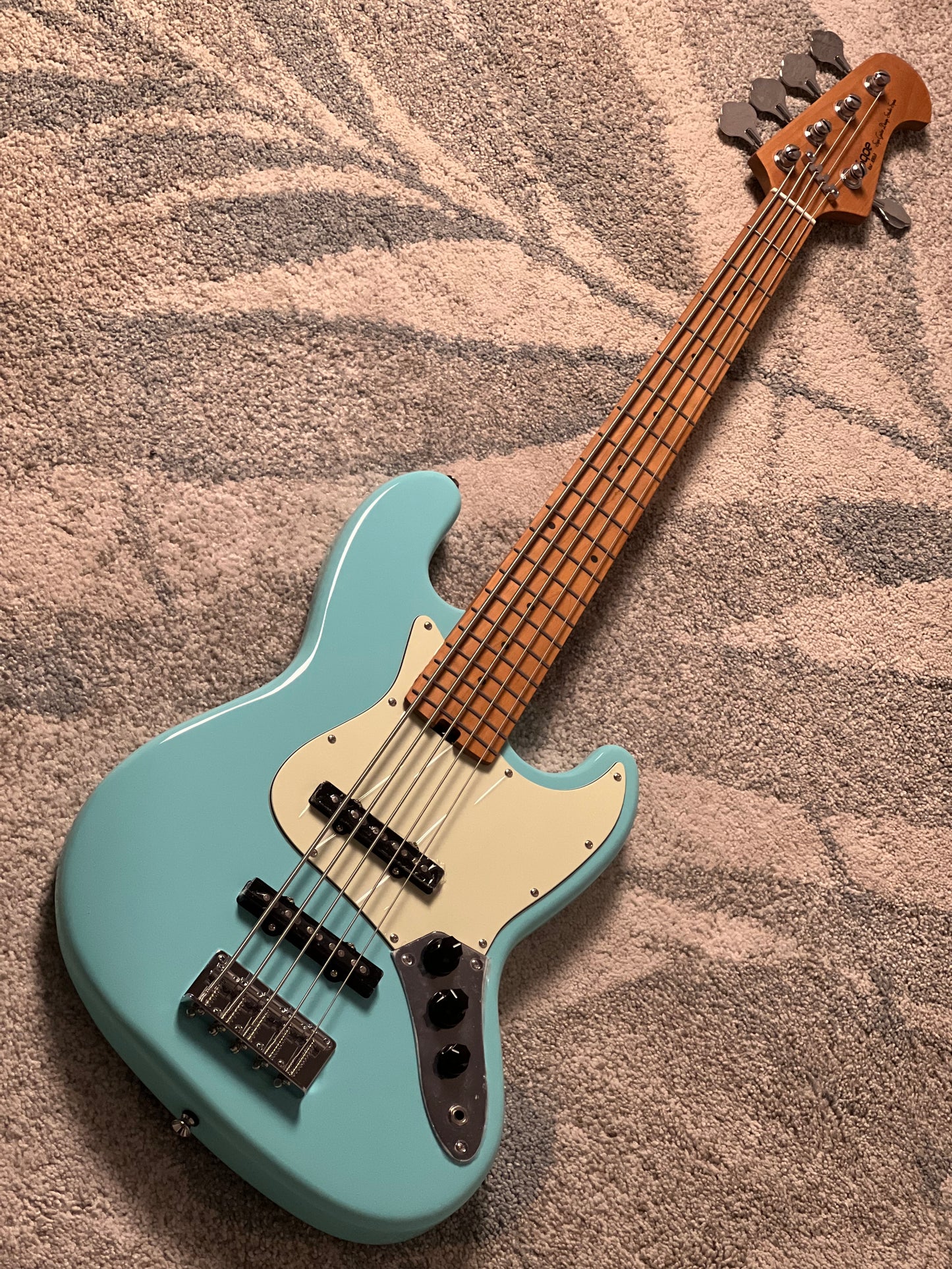 SQOE SJB650 Roasted Maple Series 5 String Bass in Vintage Sonic Blue