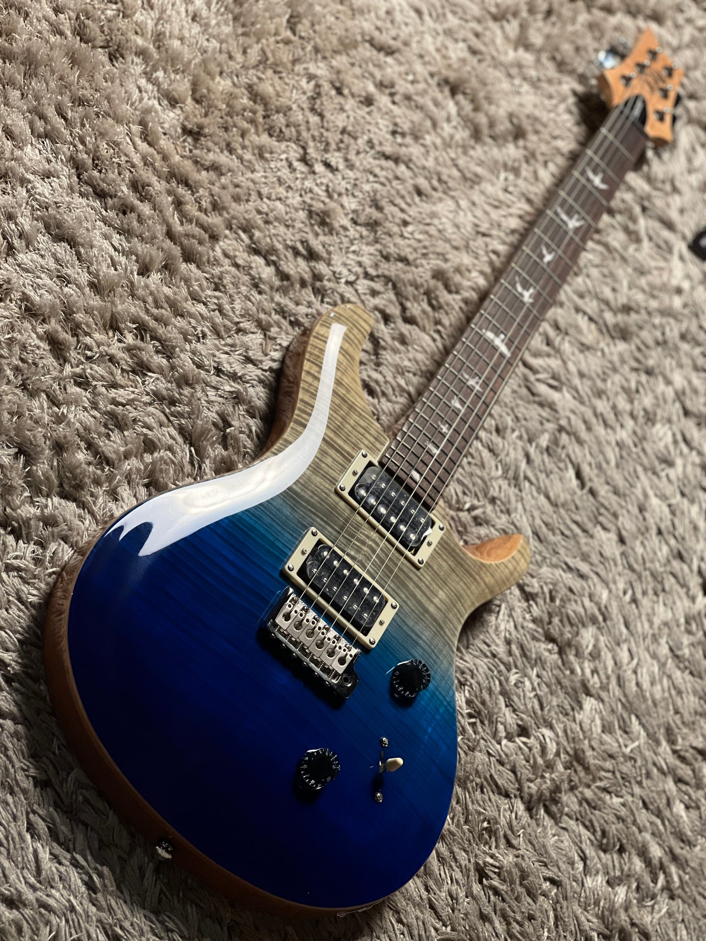 PRS SE Custom 24 in Blue Fade Limited Edition