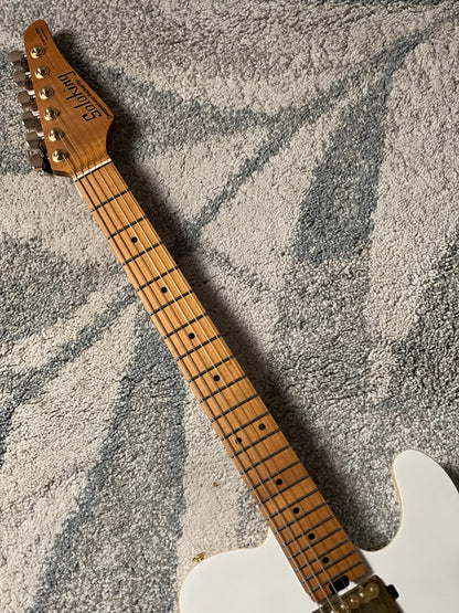 Soloking MT-1 Modern HH MKII in Pearl White Metallic with Roasted Maple FB and Gold Hardware