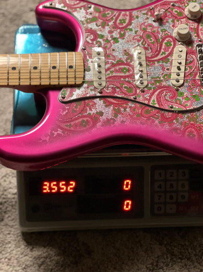 Fender MIJ Limited Stratocaster with Maple FB in Pink Paisley JD26001405